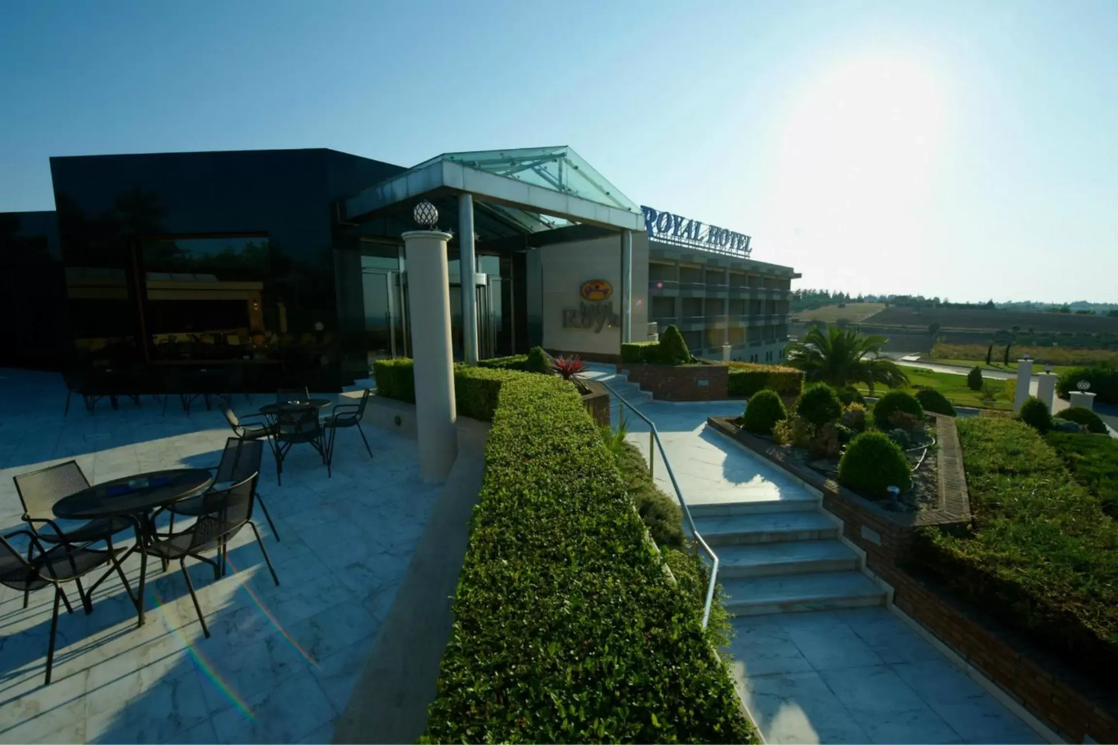 Facade/entrance, Swimming Pool in Royal Hotel Thessaloniki