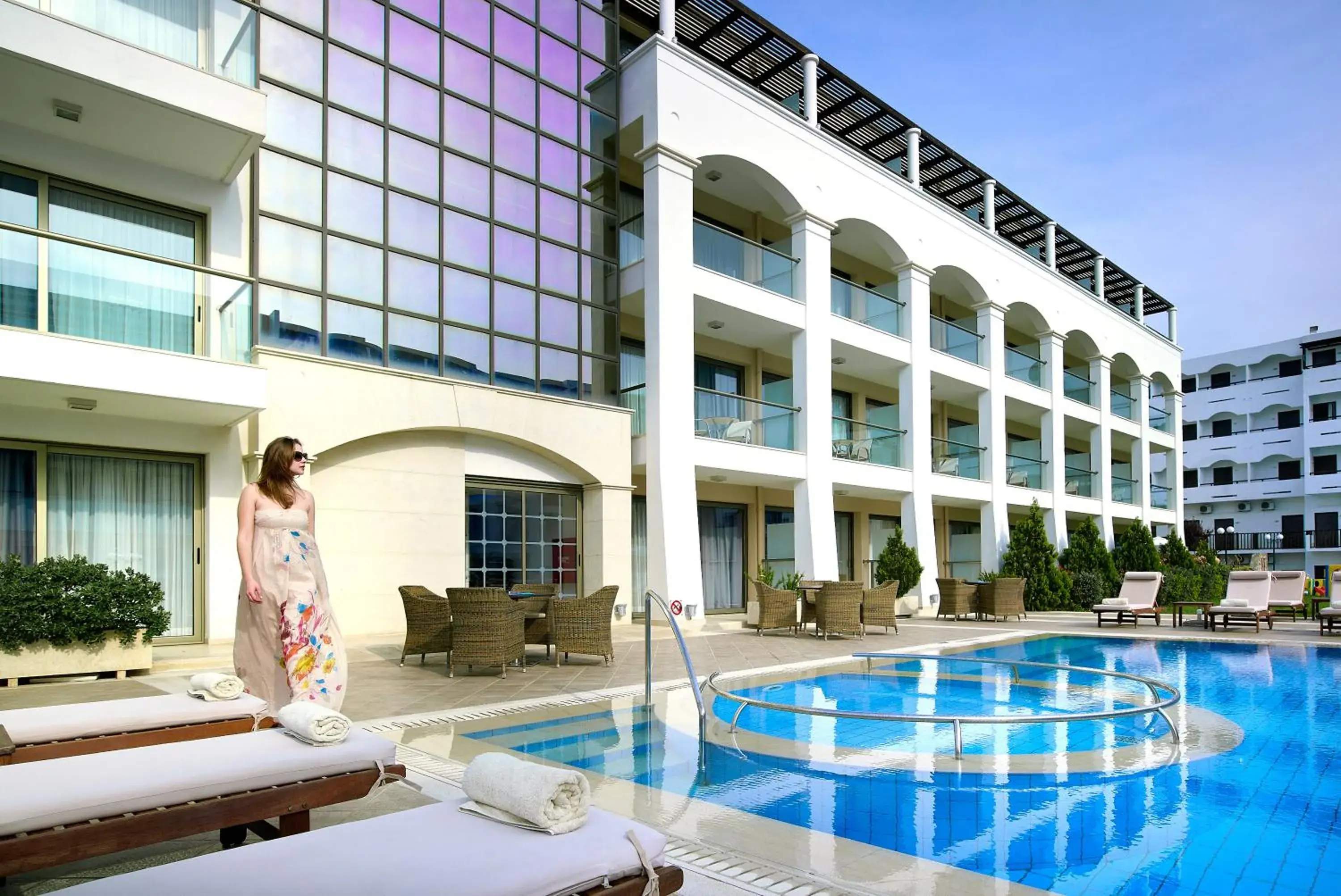 Swimming pool, Property Building in Albatros Spa & Resort Hotel