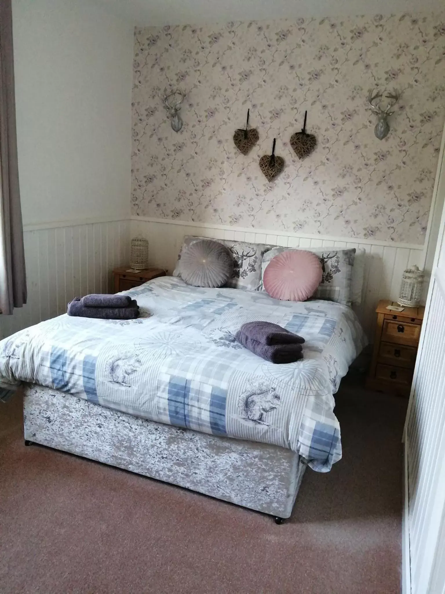 Bedroom, Bed in Don Muir