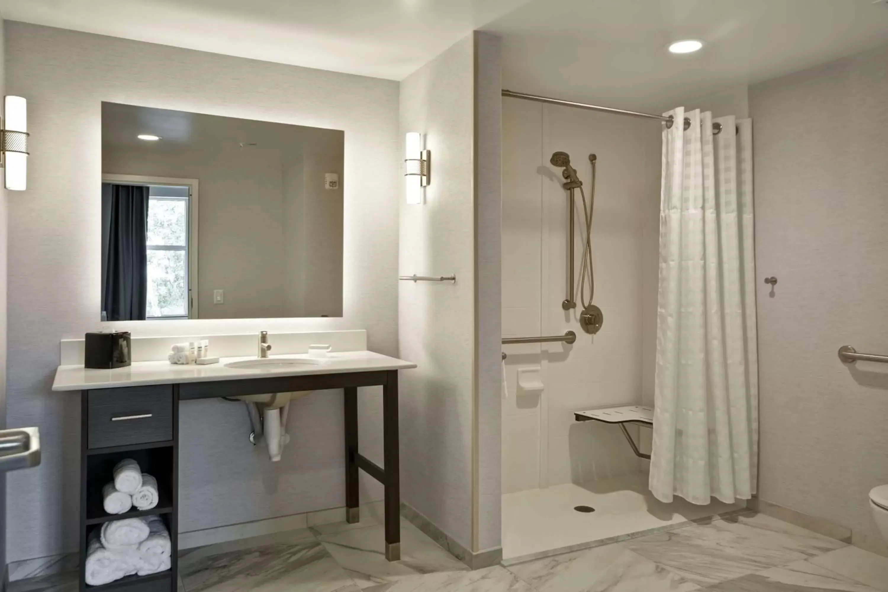 Bathroom in Homewood Suites by Hilton Raleigh Cary I-40