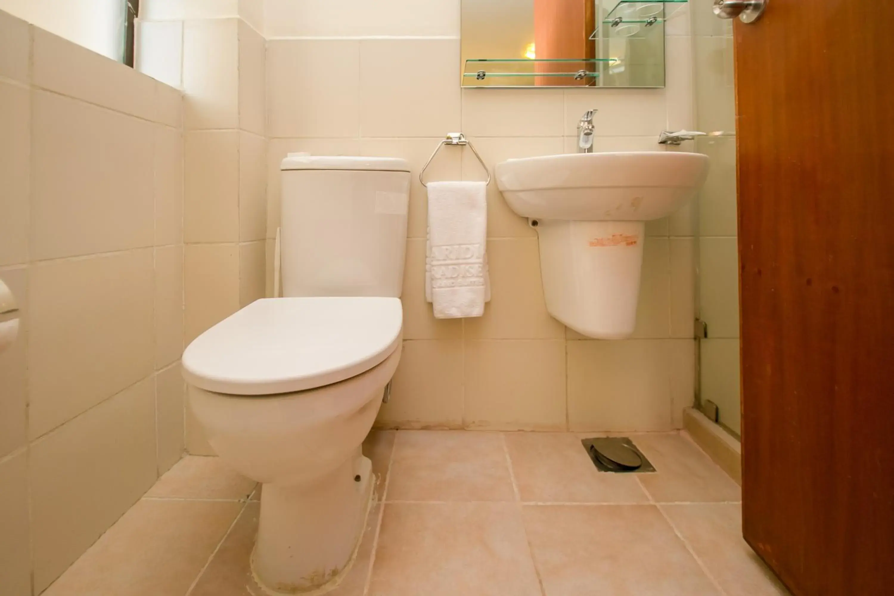 Bathroom in Waridi Paradise Hotel and Suites