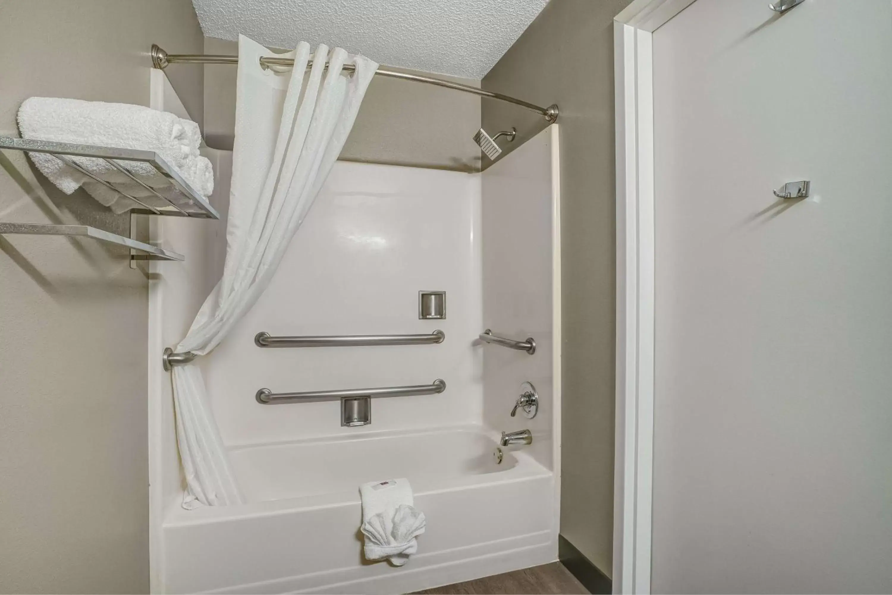 Bathroom in Studio 6 Suites - Albany, OR