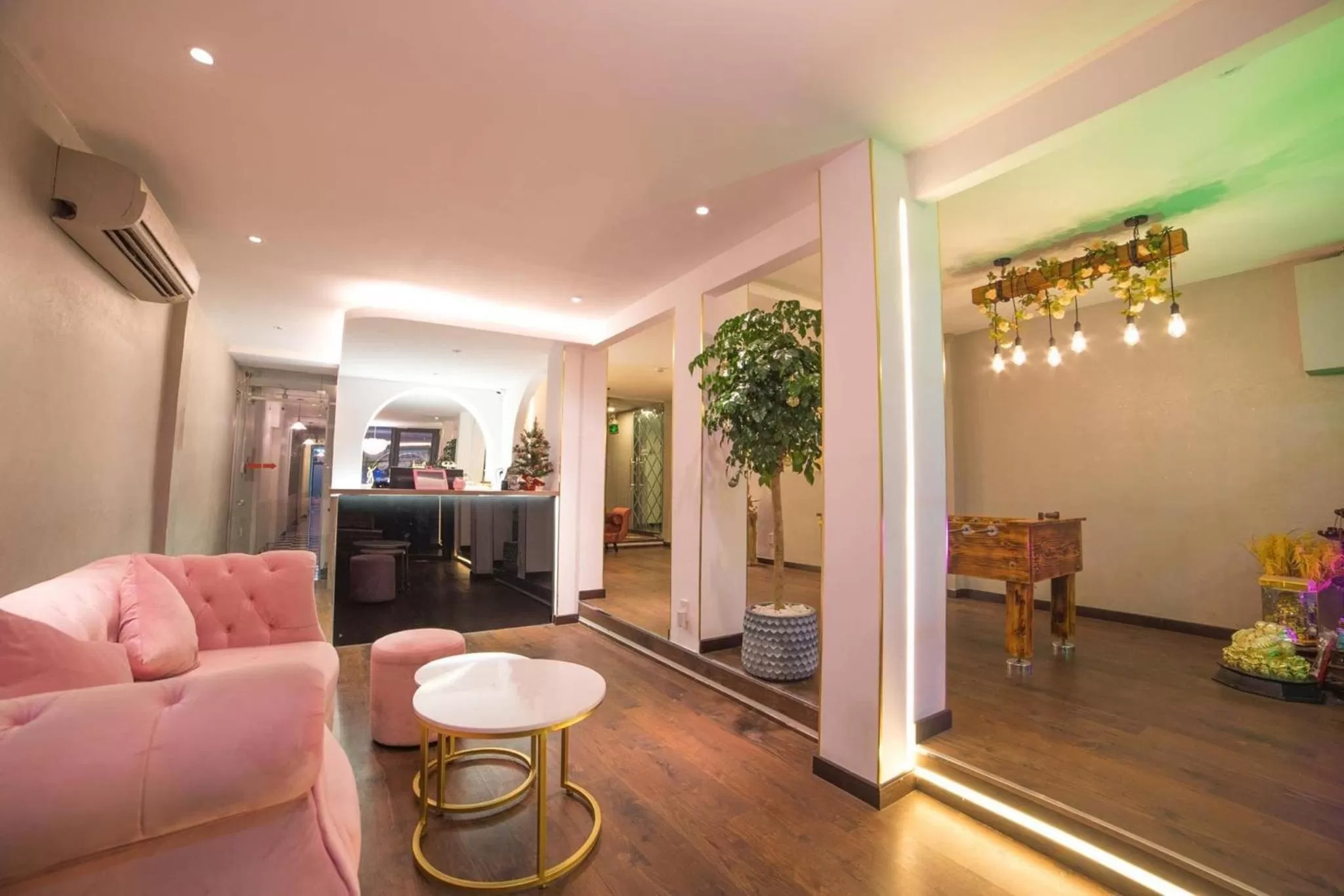 Language Exchange Hotel 3