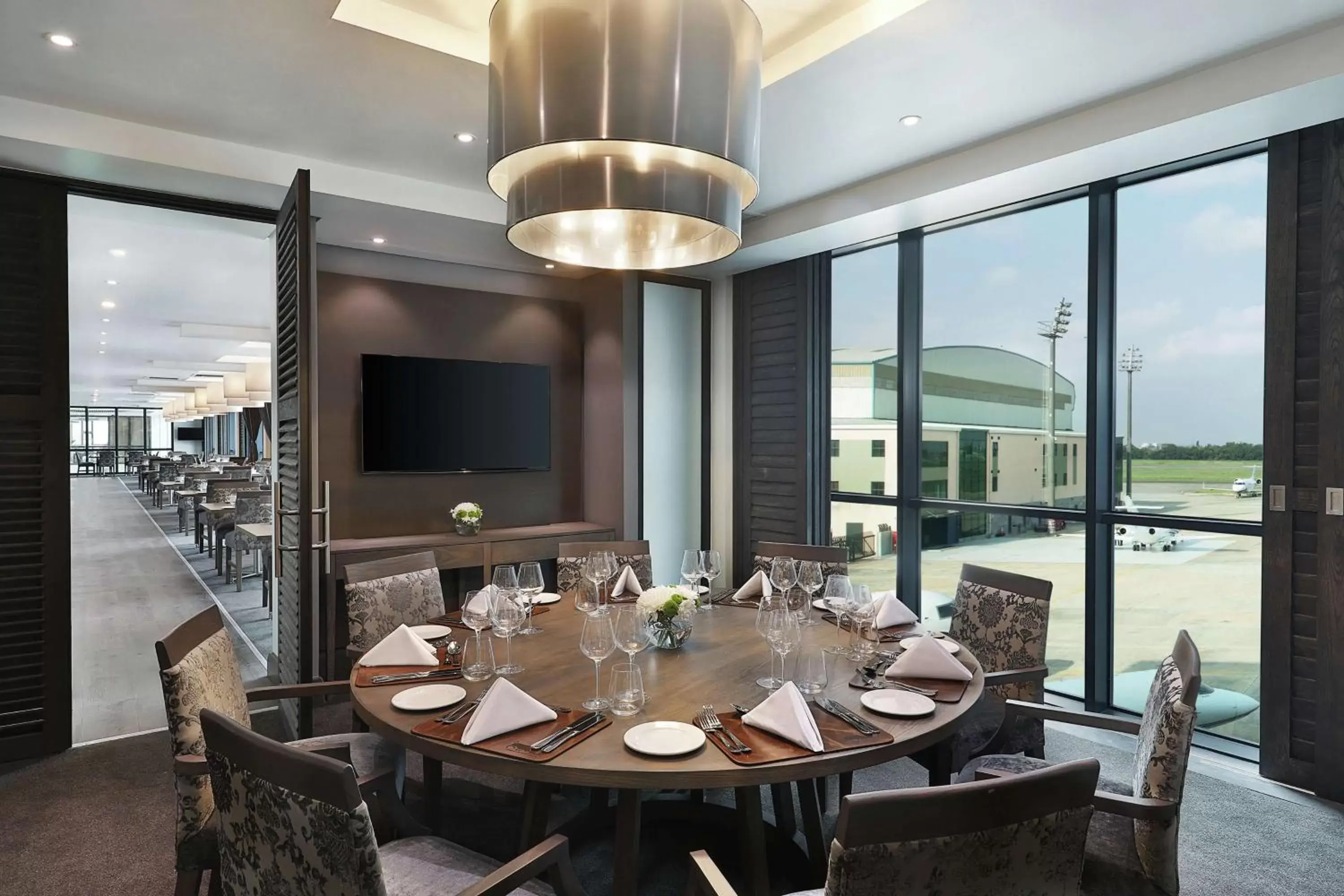 Dining area, Restaurant/Places to Eat in Legend Hotel Lagos Airport, Curio Collection By Hilton