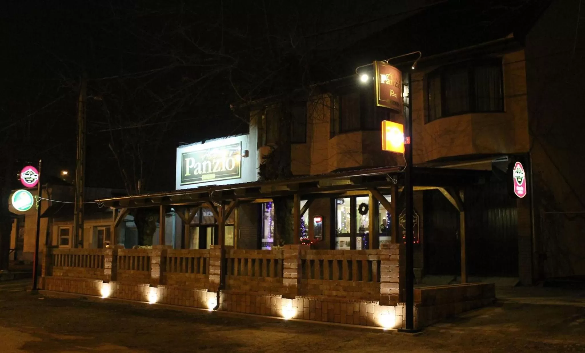 Facade/entrance in Alice Panzió Gold