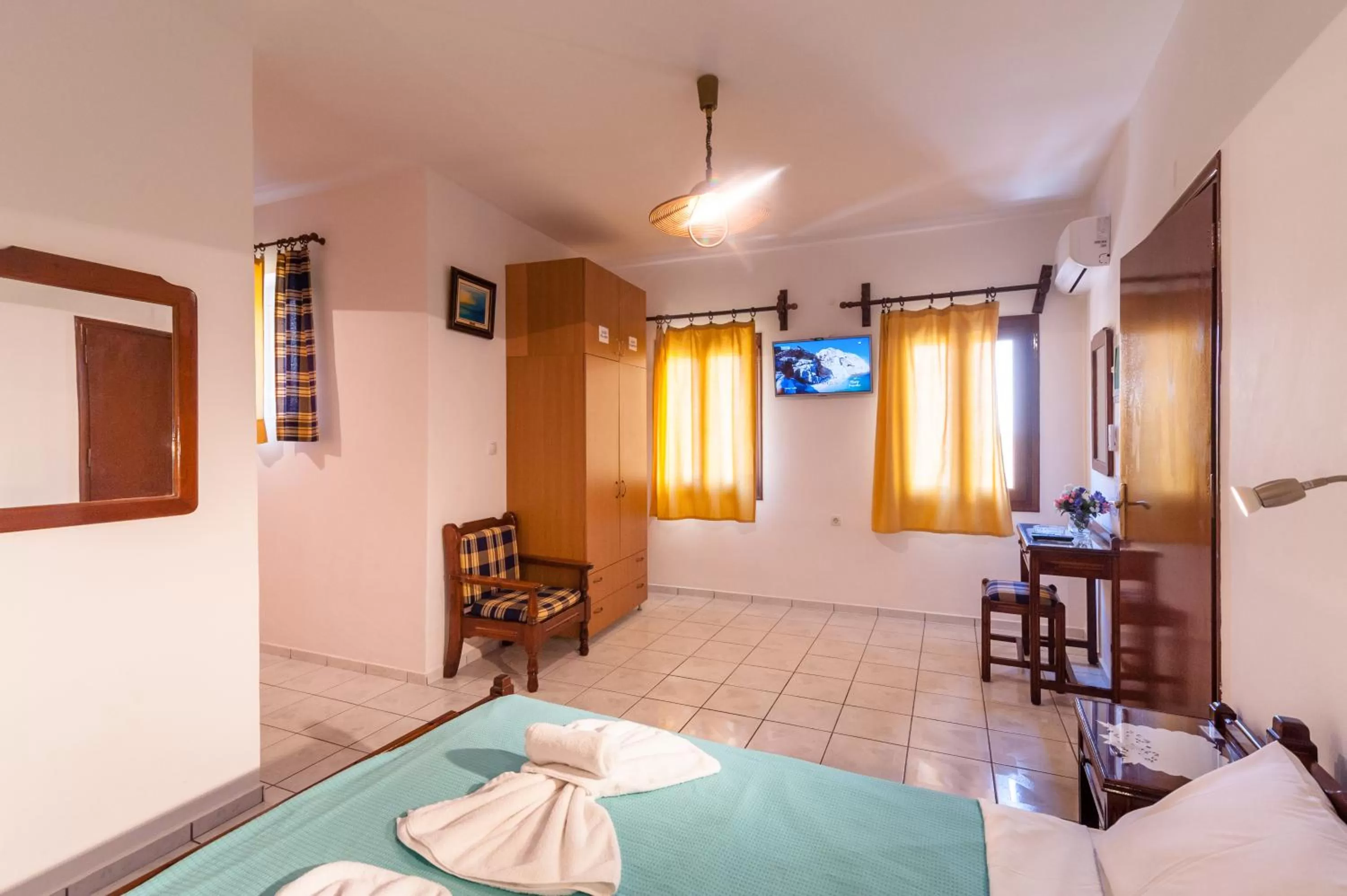 Photo of the whole room, Bed in Poco Loco Bed & Breakfast