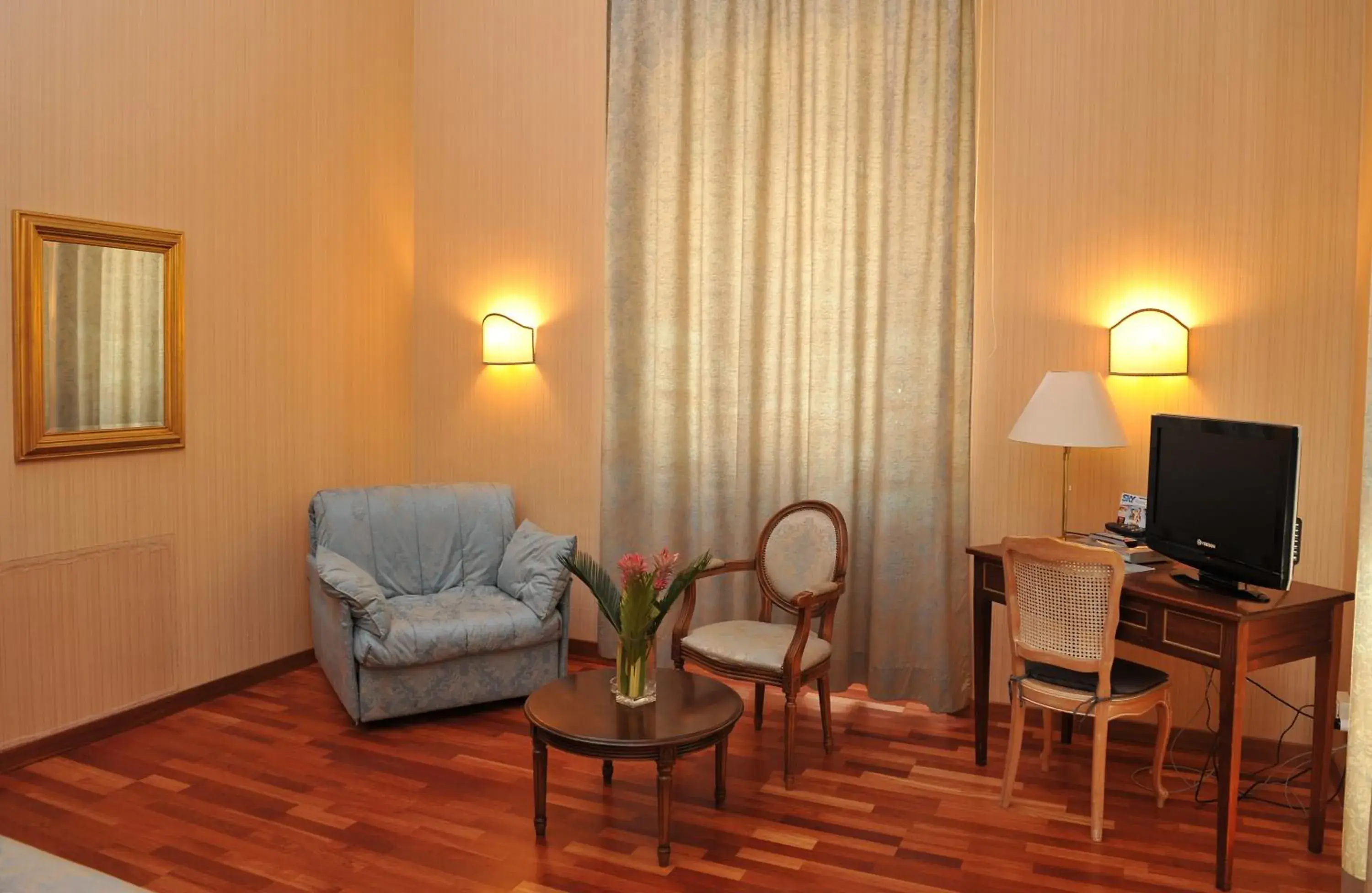 Living room, Seating Area in Grande Albergo Quattro Stagioni