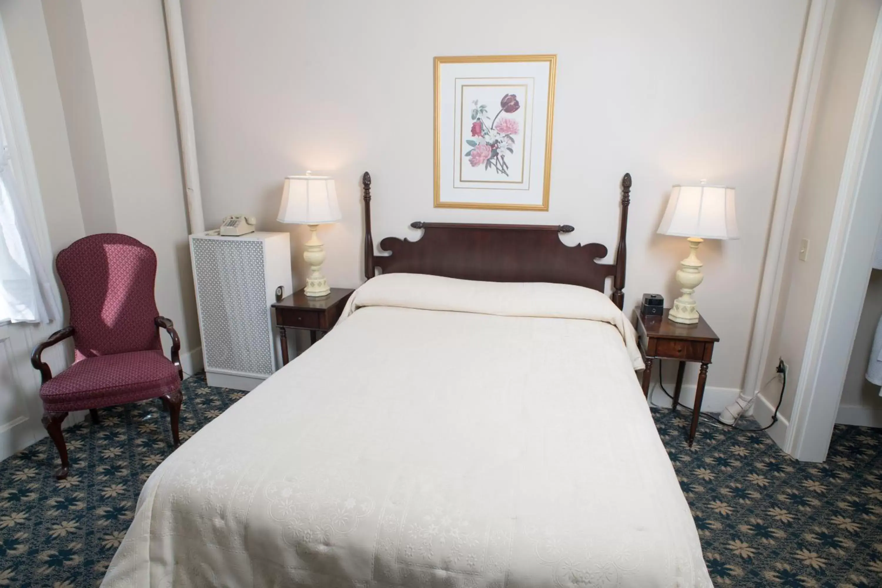 Bedroom, Bed in Middlebury Inn