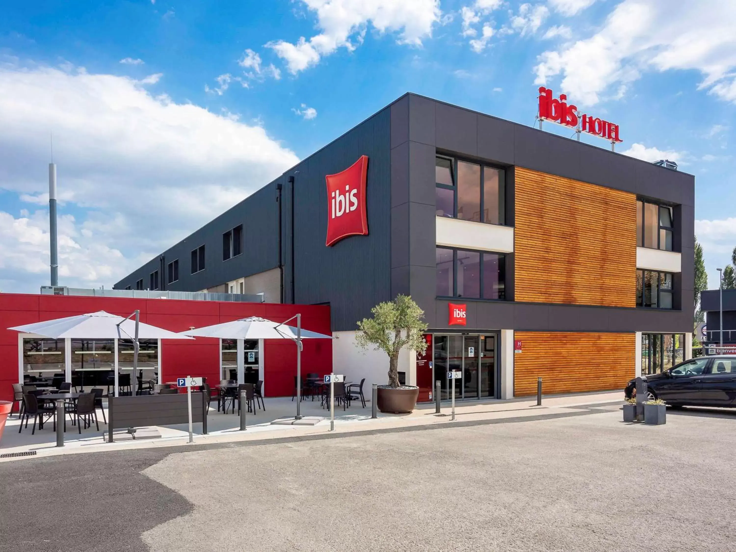 Restaurant/places to eat, Property Building in ibis Dijon Sud