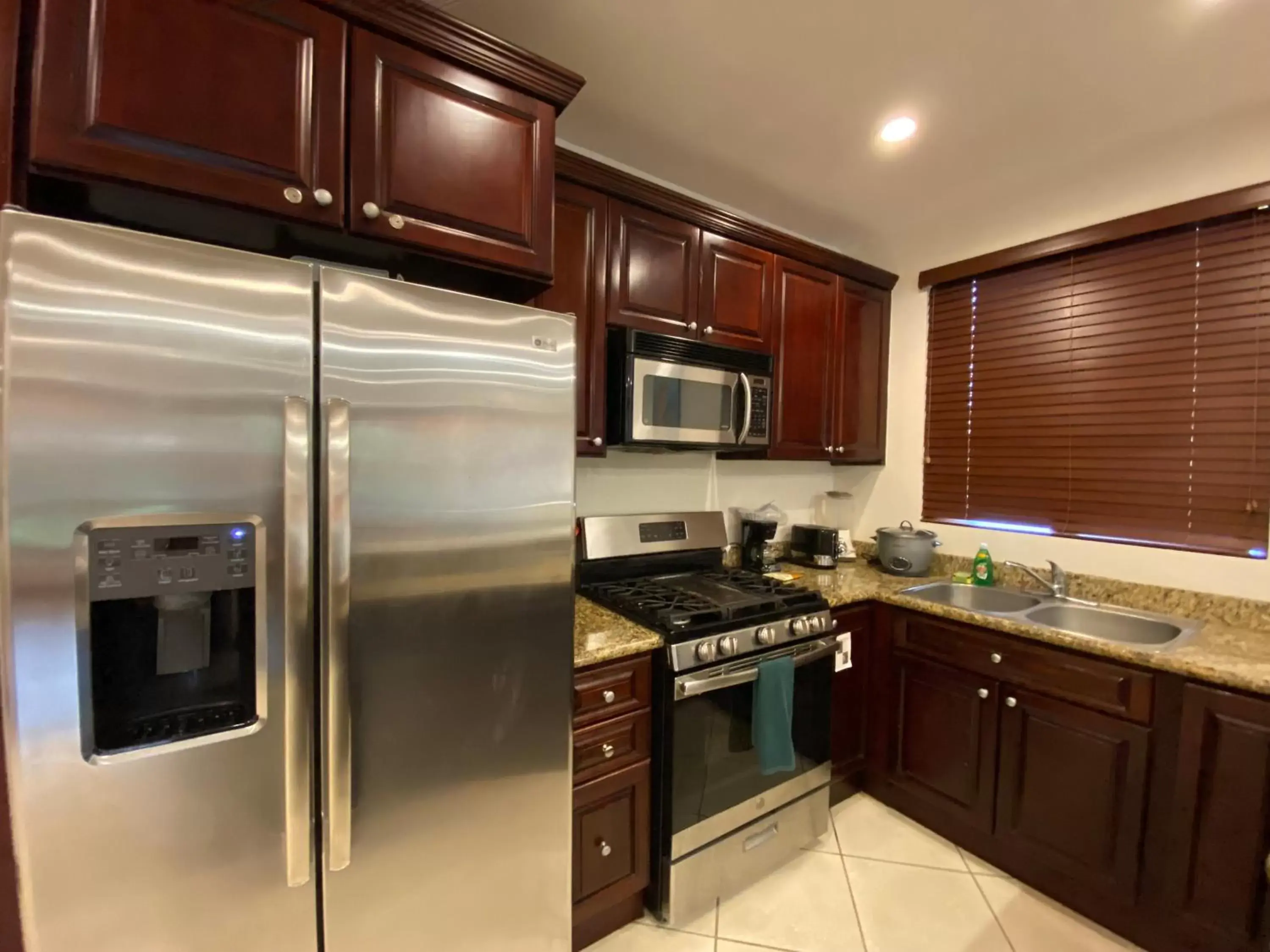 Kitchen or kitchenette, Kitchen/Kitchenette in Monte Carlo Luxury Condominiums