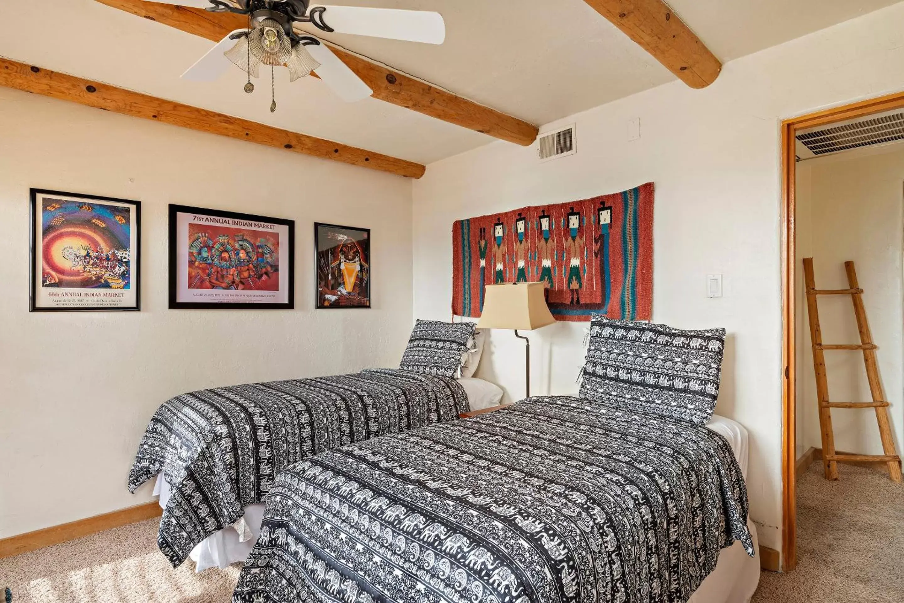 Bedroom, Seating Area in Fort Marcy Suites