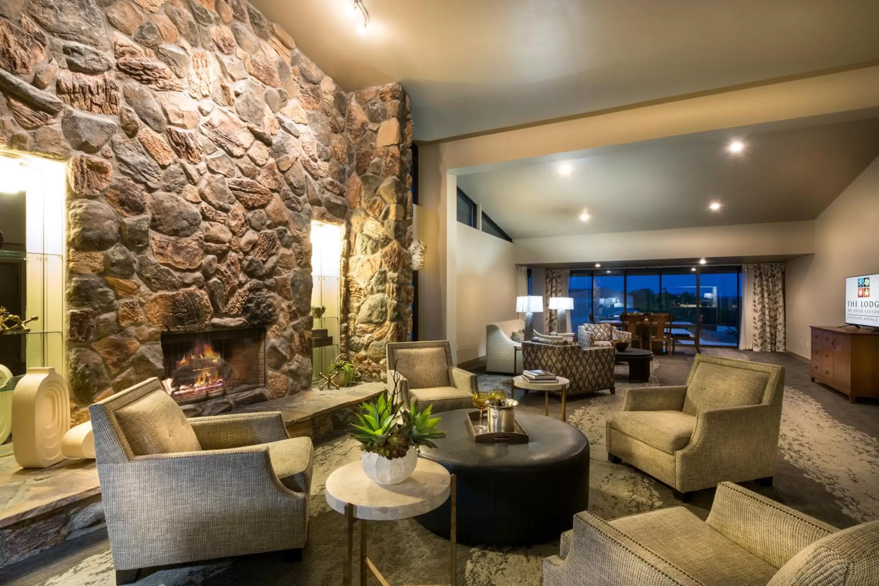 Other, Lounge/Bar in Lodge of Four Seasons Golf Resort, Marina & Spa
