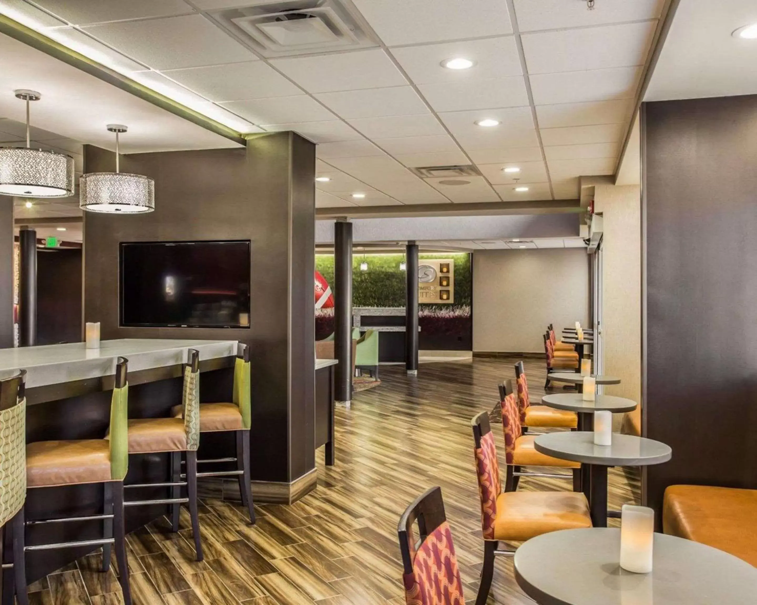 Restaurant/places to eat, Lounge/Bar in Comfort Suites Columbia at Harbison