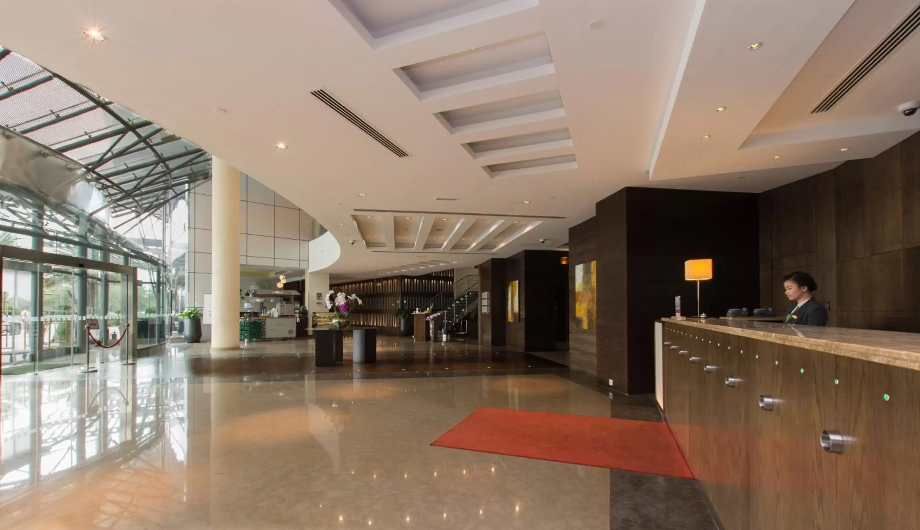 Property building, Lobby/Reception in Holiday Inn Abu Dhabi, an IHG Hotel