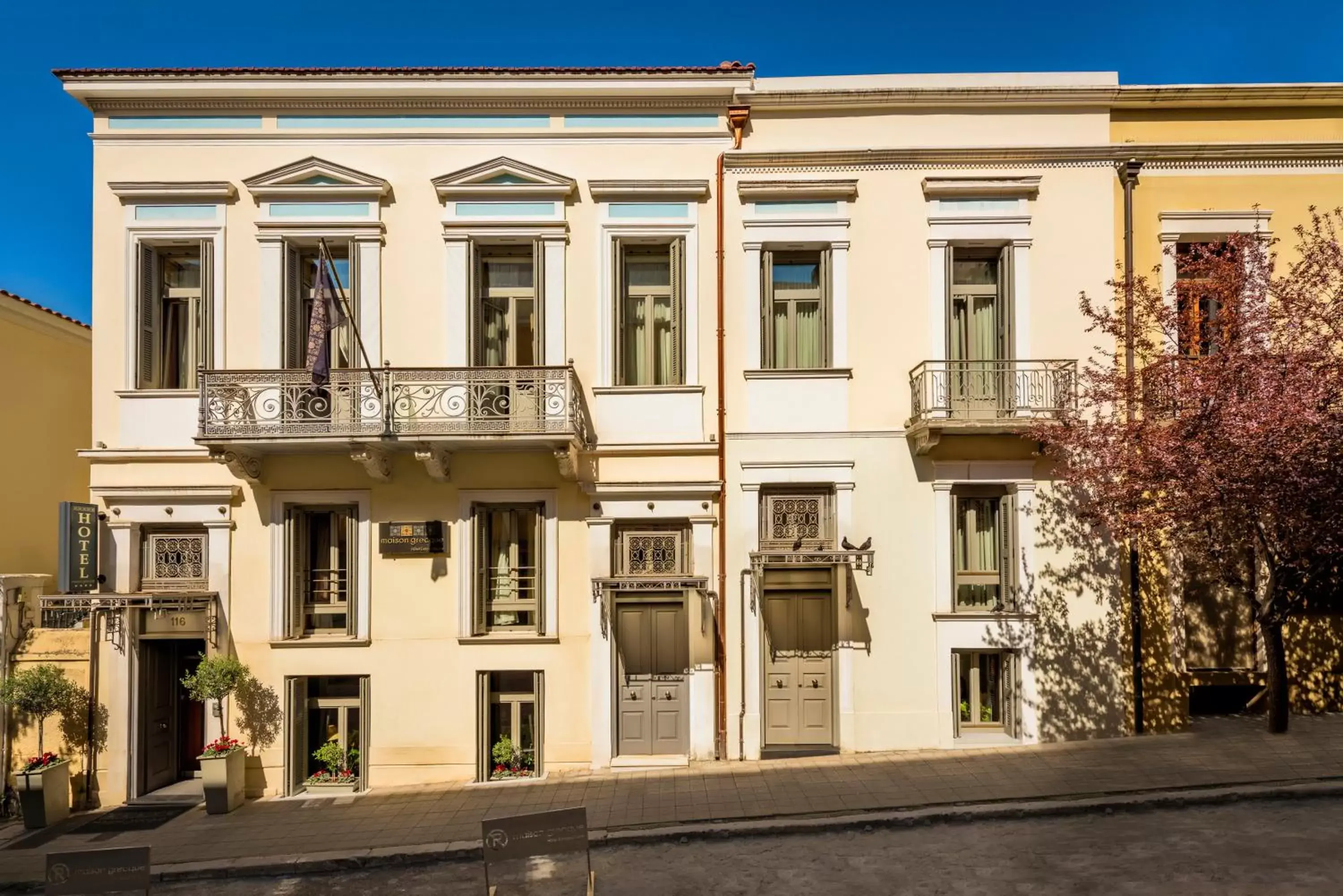 Property Building in Maison Grecque Hotel Extraordinaire