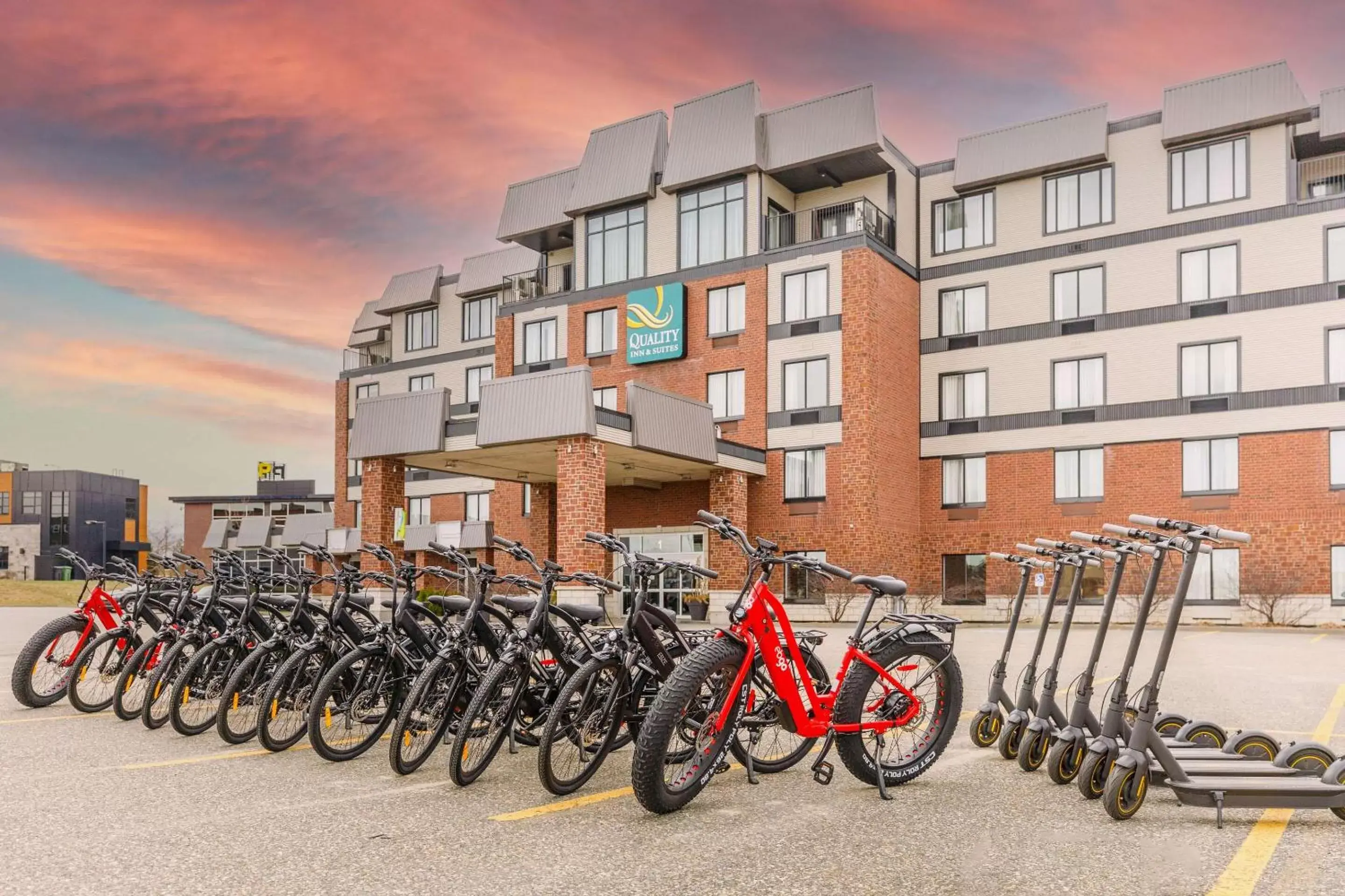 Property Building in Quality Inn & Suites Victoriaville