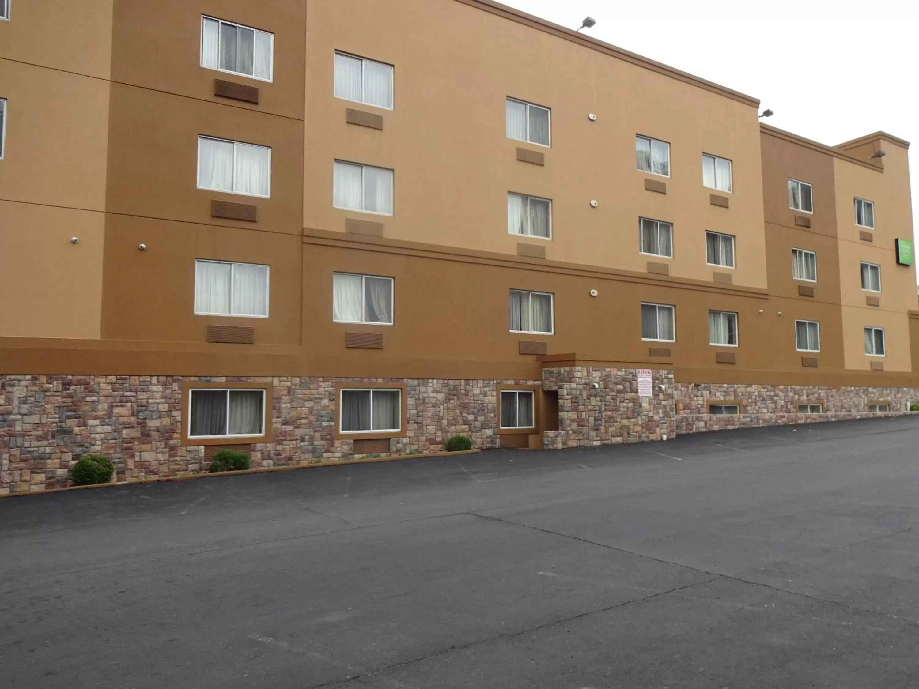 Facade/entrance, Property Building in Sheridan Hotel