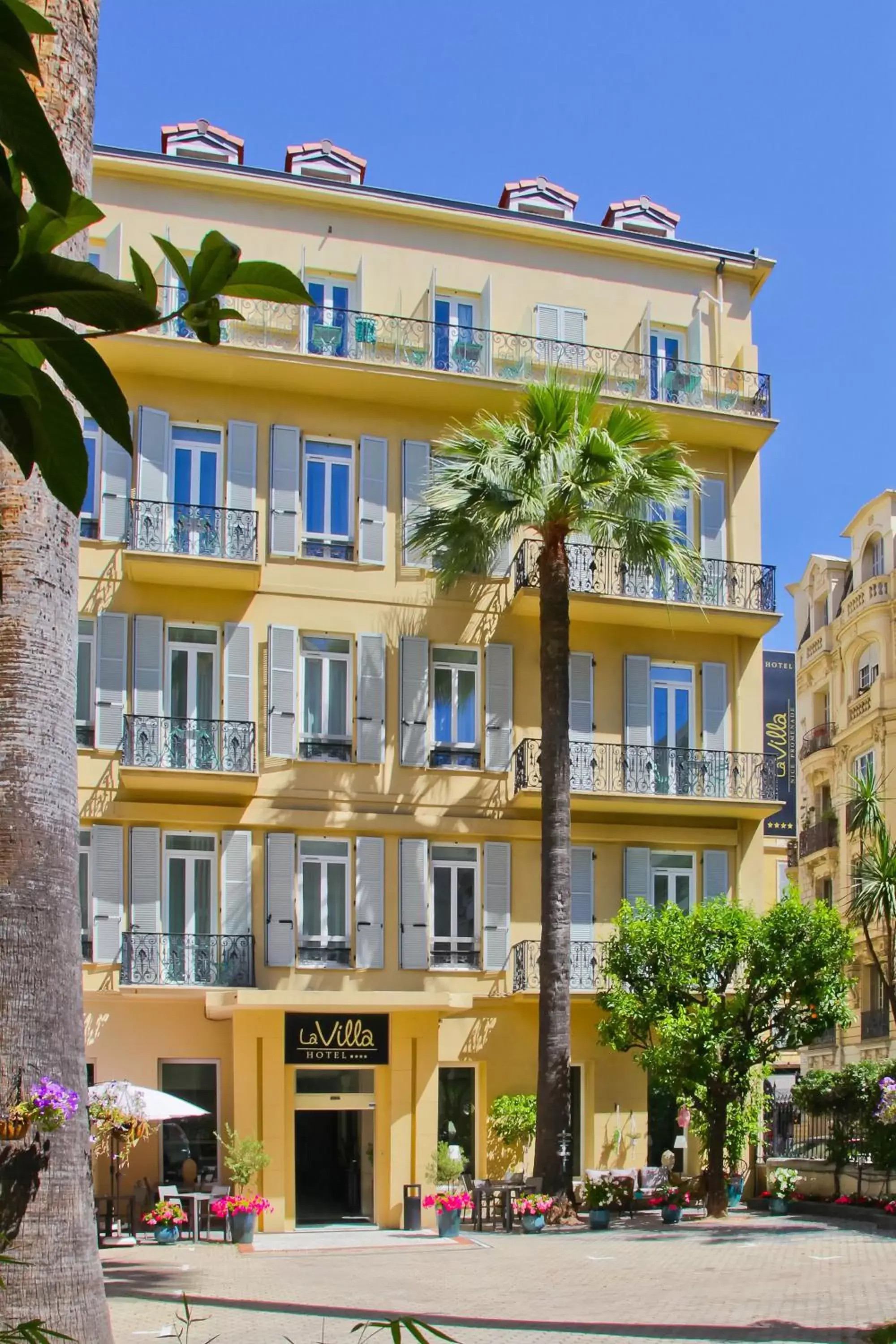 Property Building in Hotel La Villa Nice Promenade