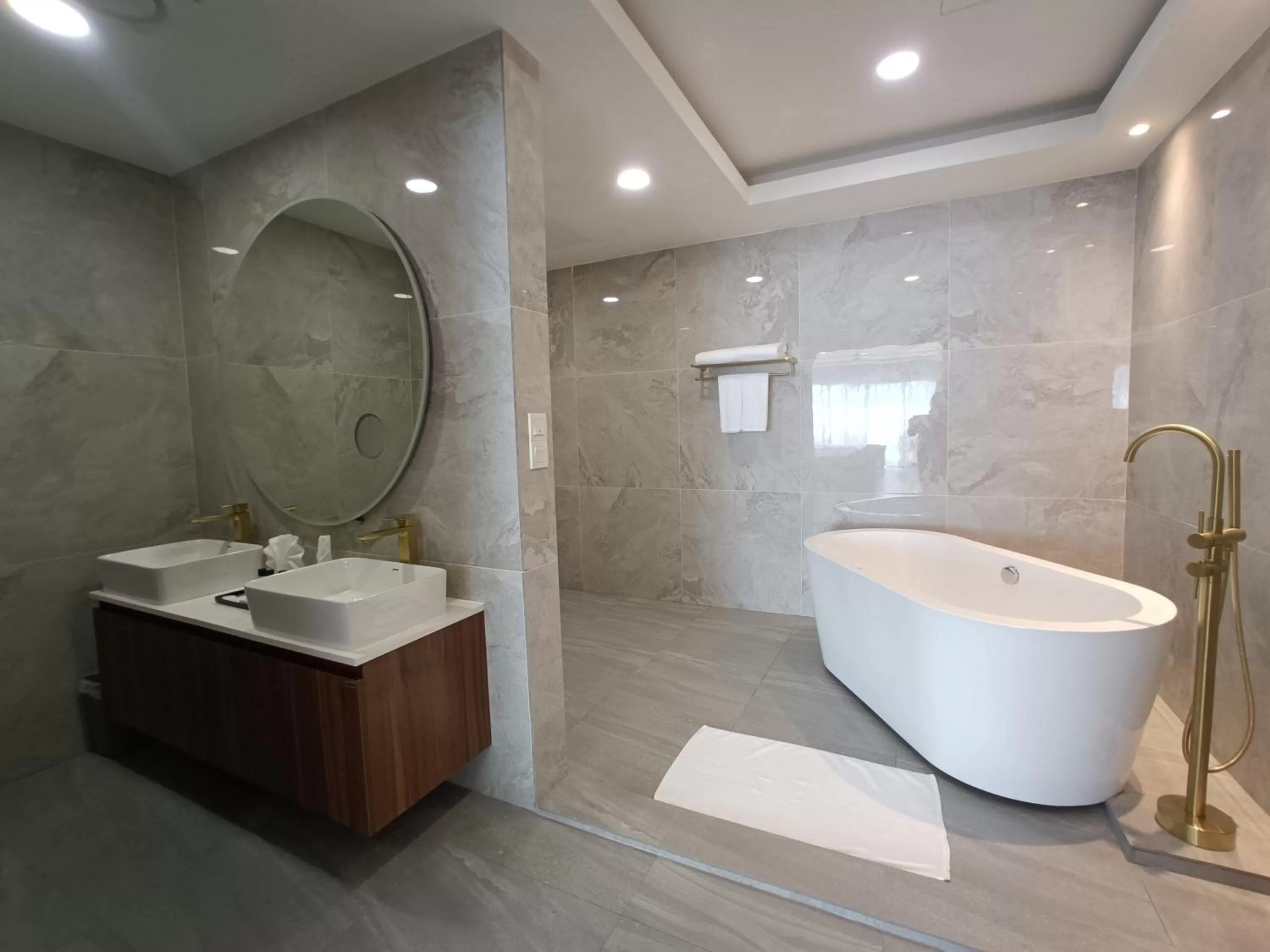 Bathroom in Pacific Regency Beach Resort, Port Dickson