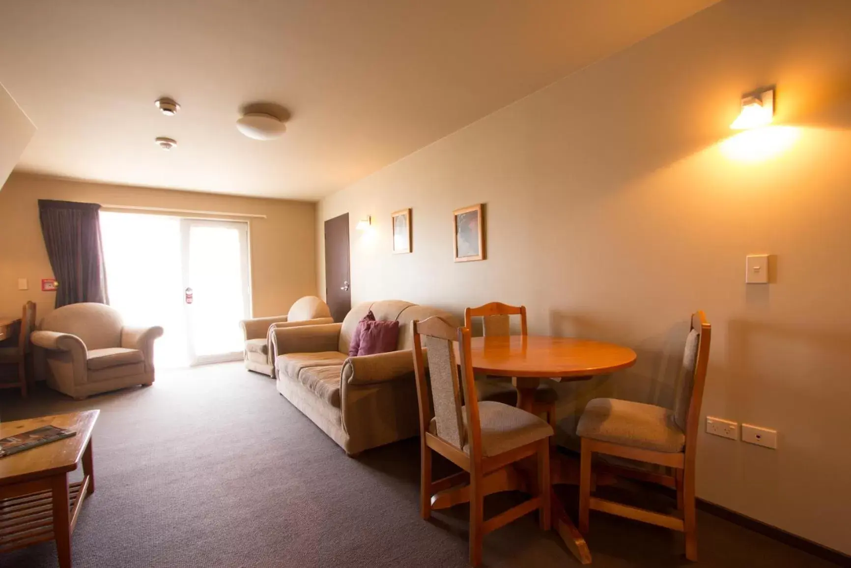 Dining Area in Balmoral Lodge Motel