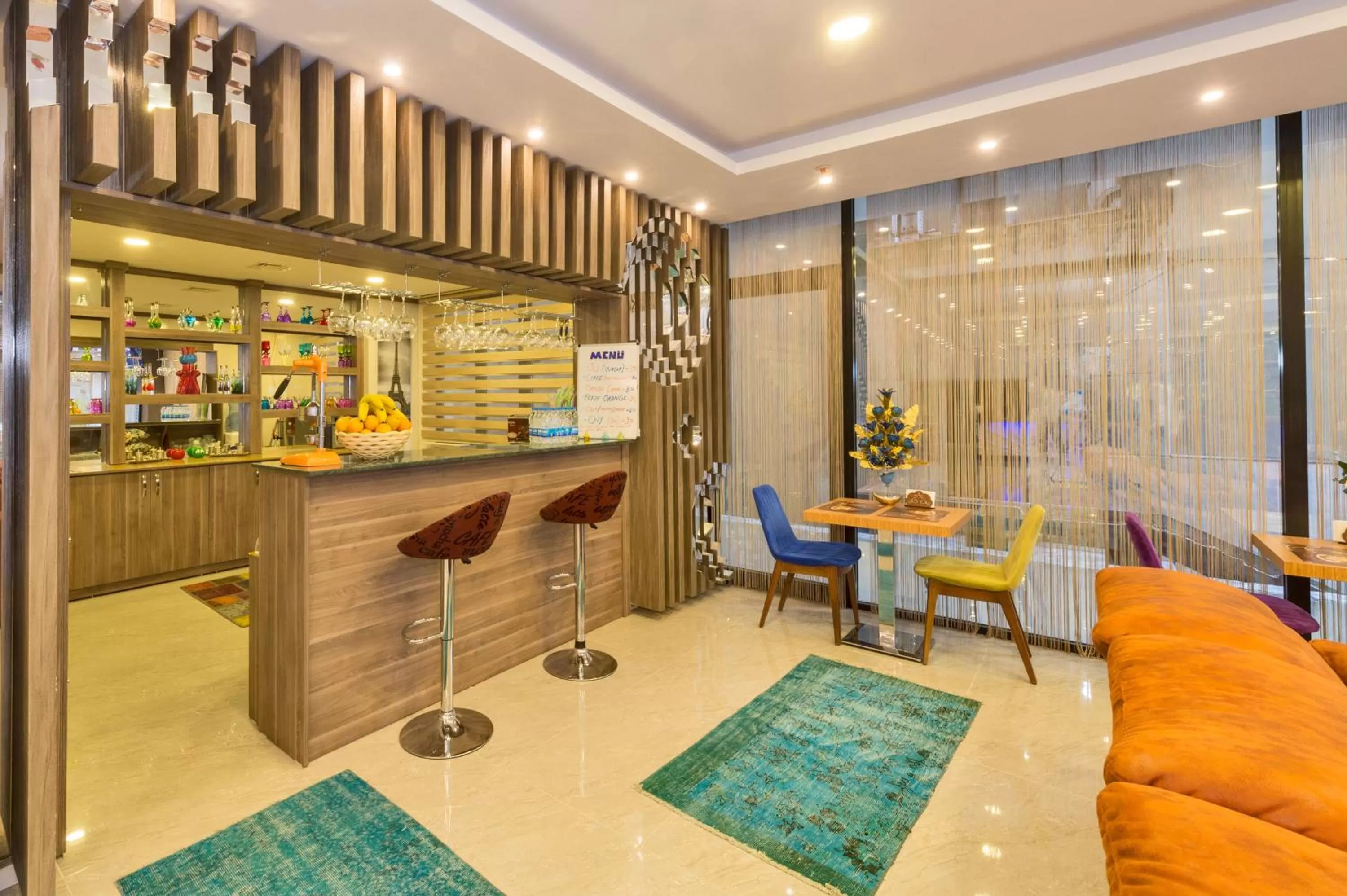 Food and drinks in Grand Palace Hotel