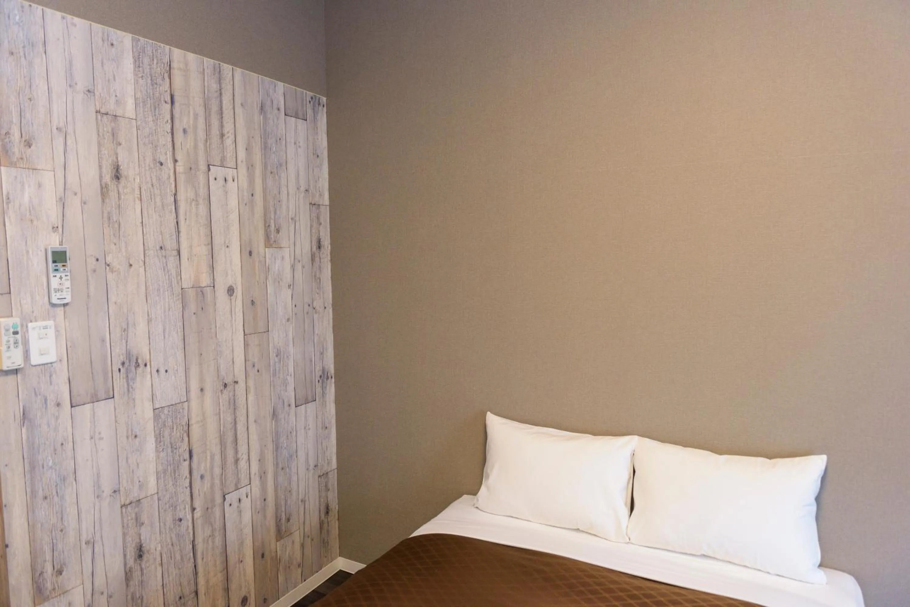 Bed in Mr. Kinjo in MIHARA