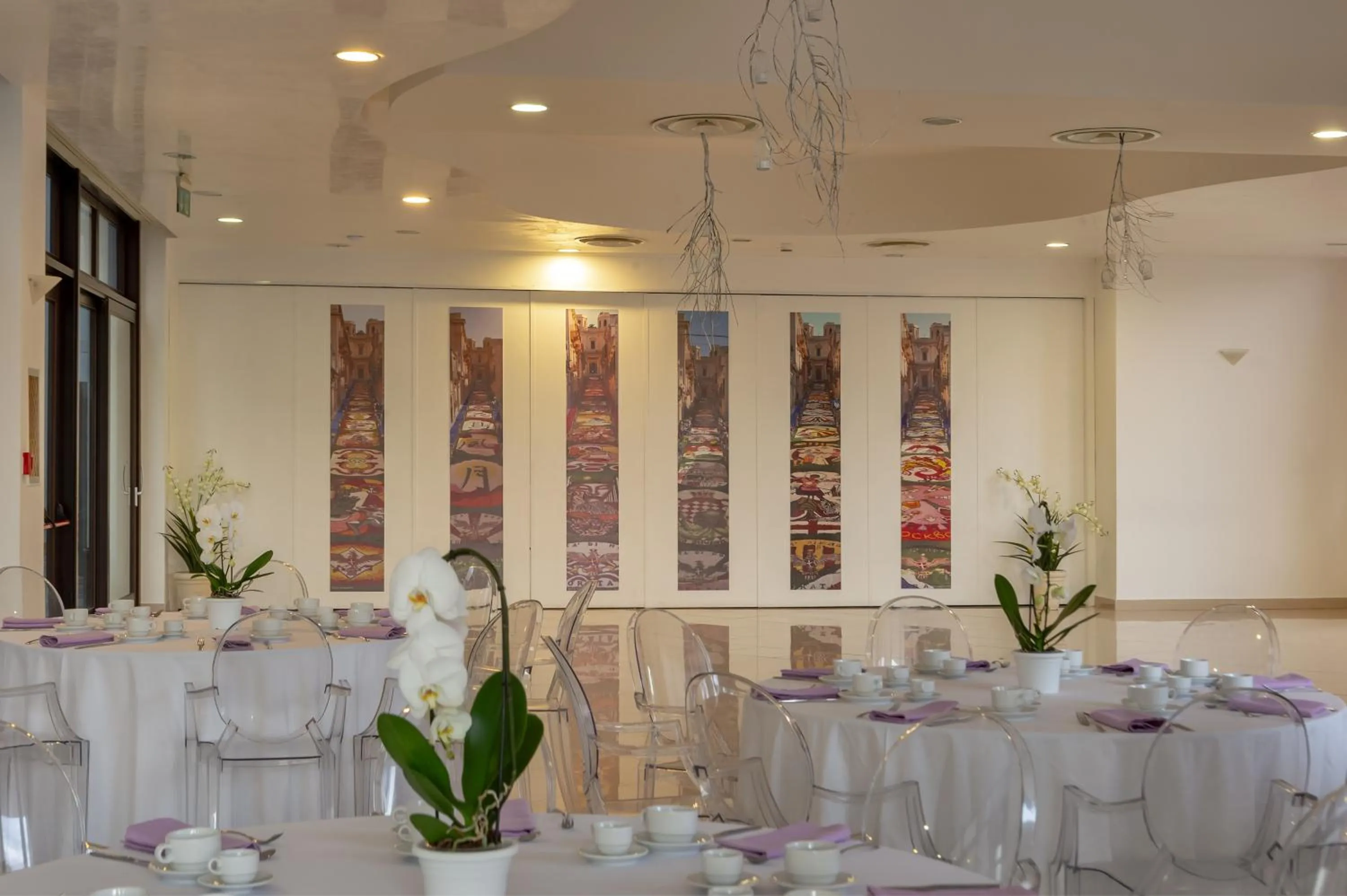 Restaurant/places to eat in Grand Hotel Sofia