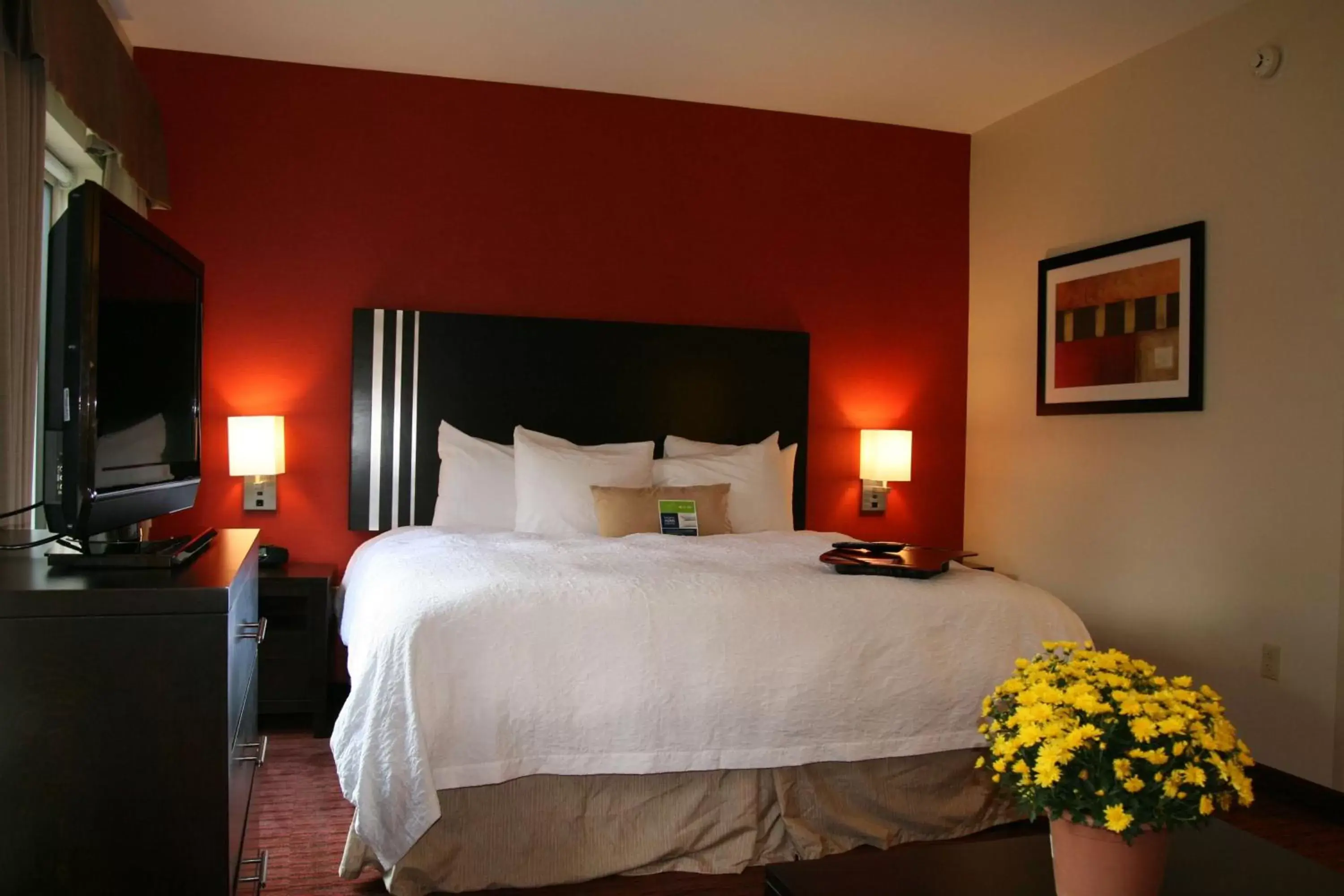 Bed in Hampton Inn & Suites Lebanon