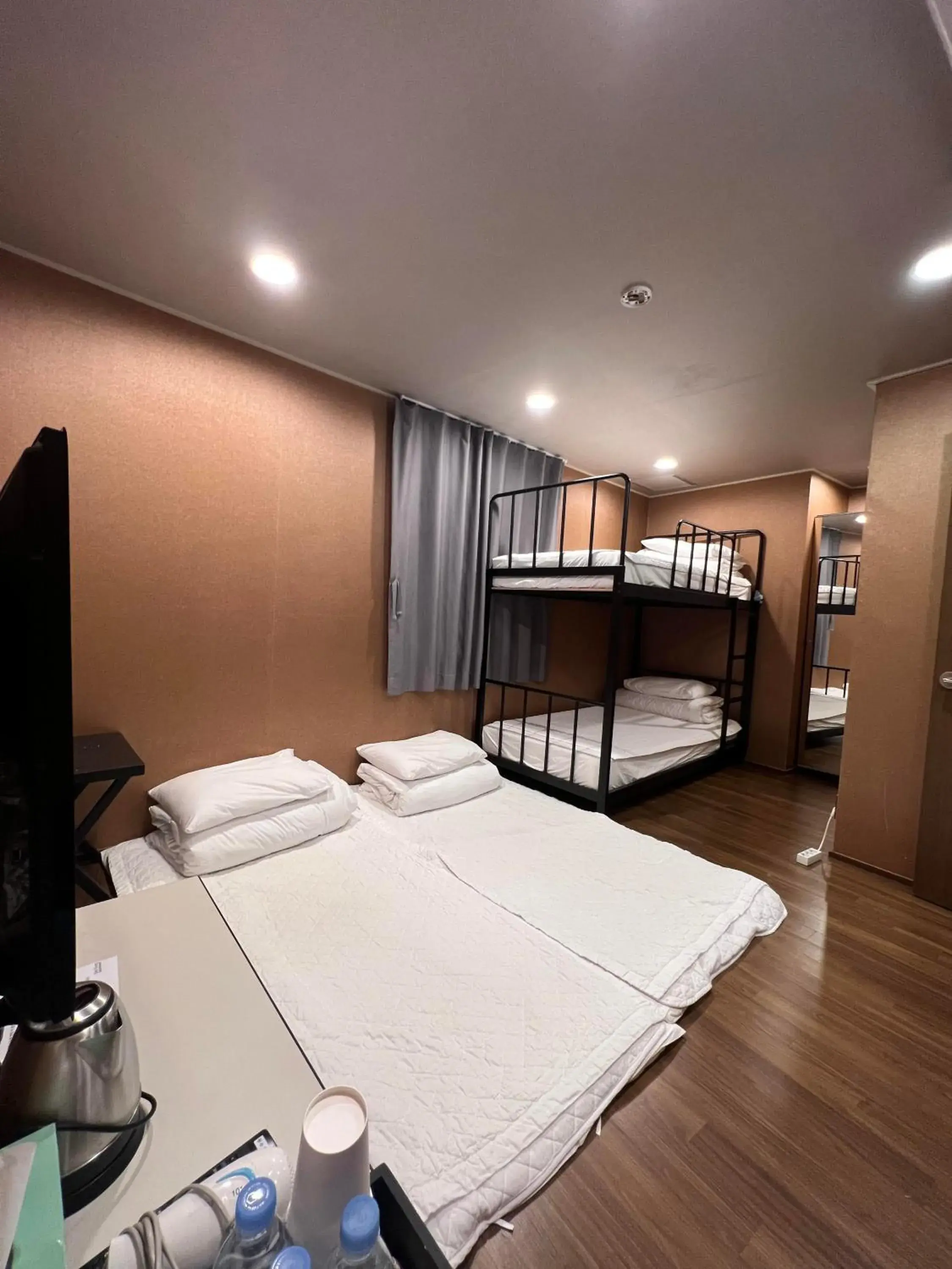 TV and multimedia, Bed in Soo Song Guesthouse