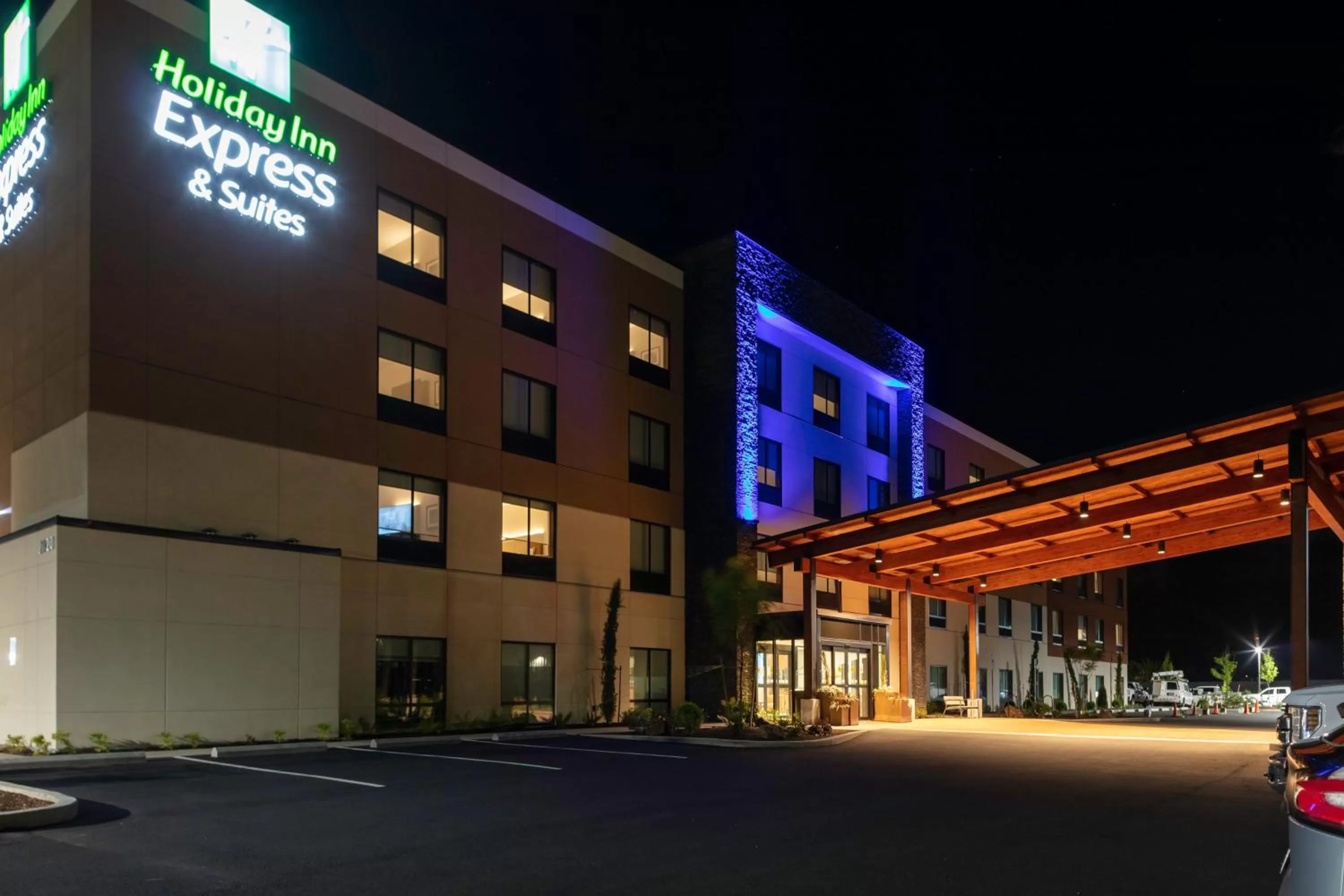 Property building in Holiday Inn Express & Suites - The Dalles by IHG