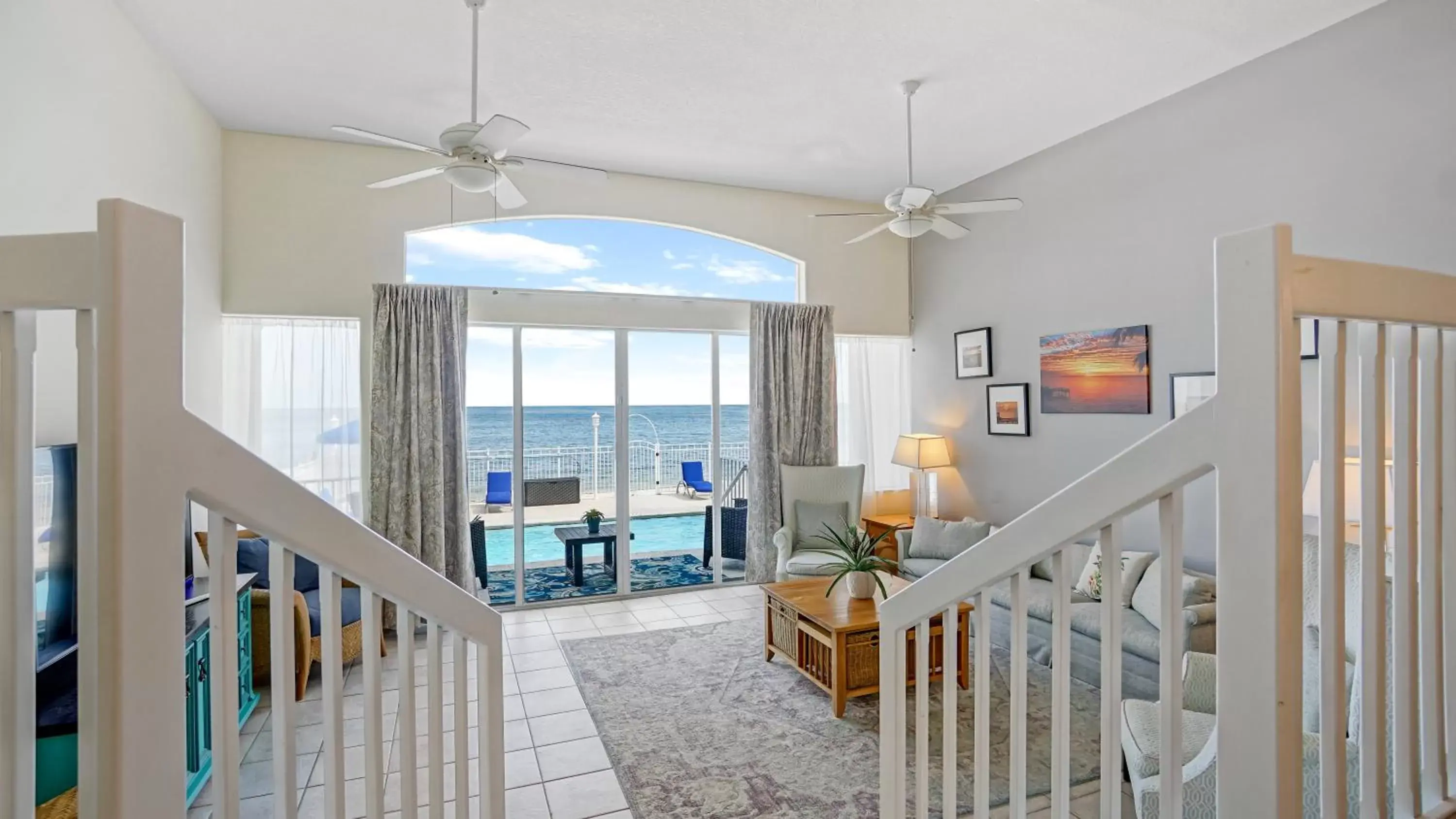Living room in Glunz Ocean Beach Hotel and Resort