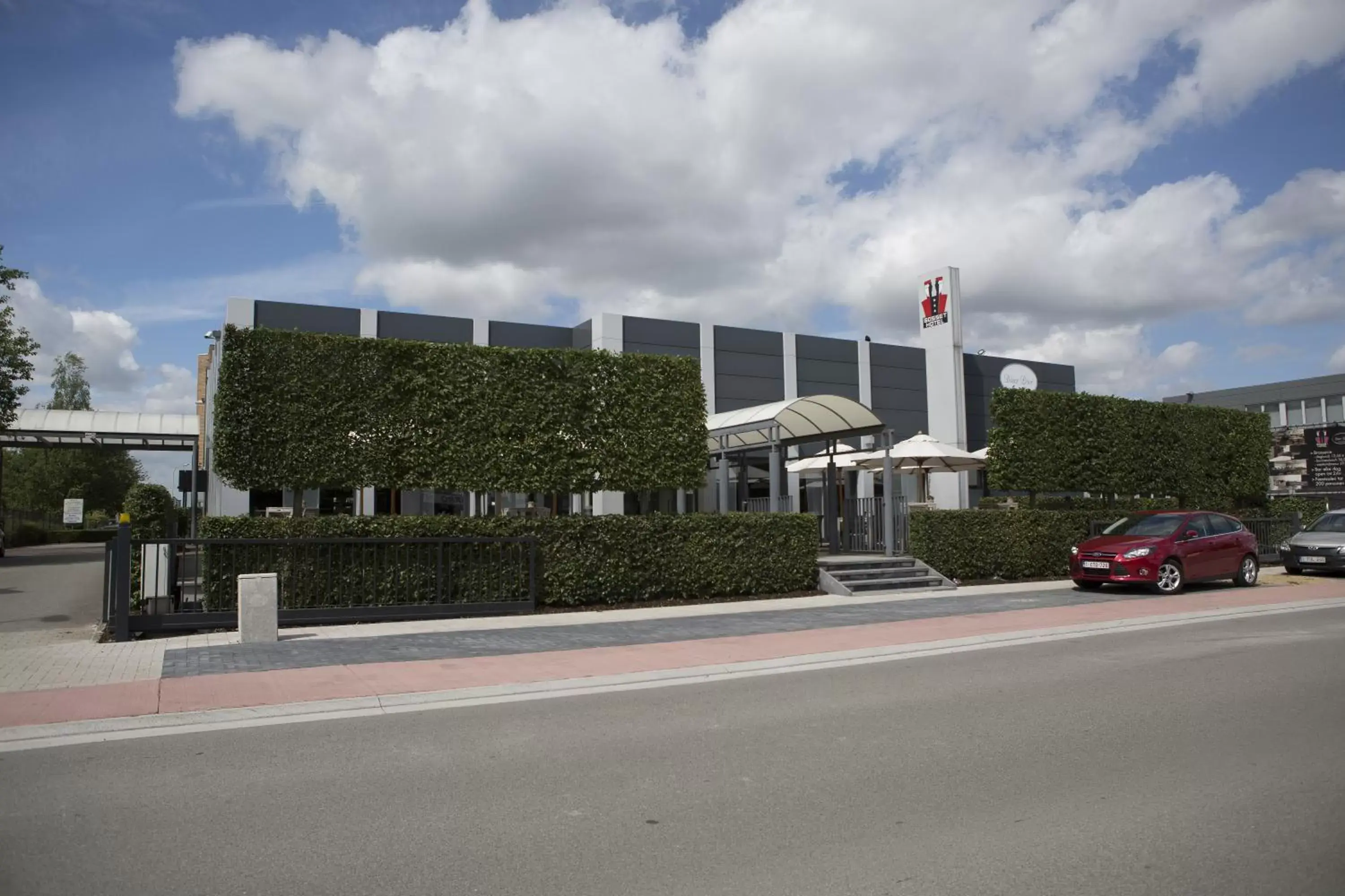 Facade/entrance, Property Building in Gosset Hotel