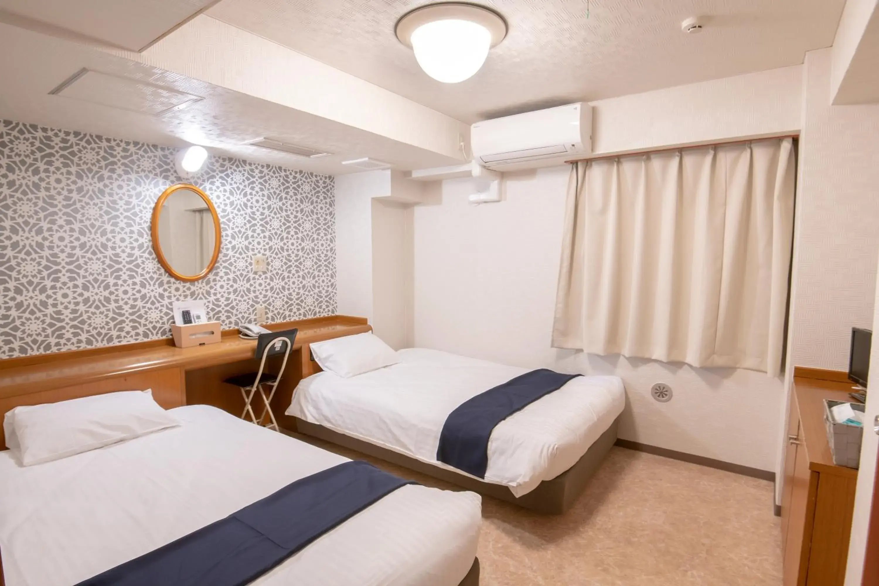 Bedroom, Bed in Kawasaki Station Inn