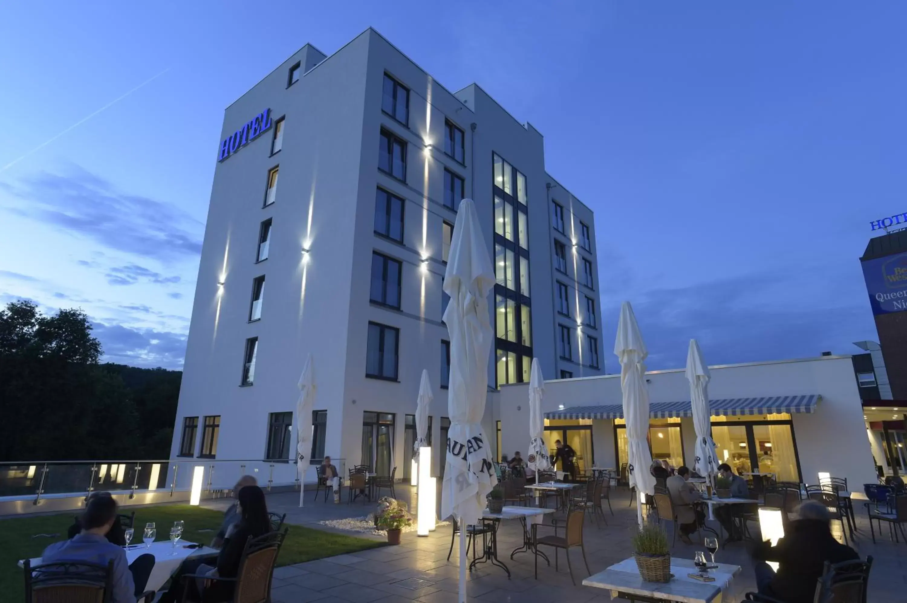 Property building in Best Western Queens Hotel Pforzheim-Niefern Property building in Best Western Queens Hotel Pforzheim-Niefern