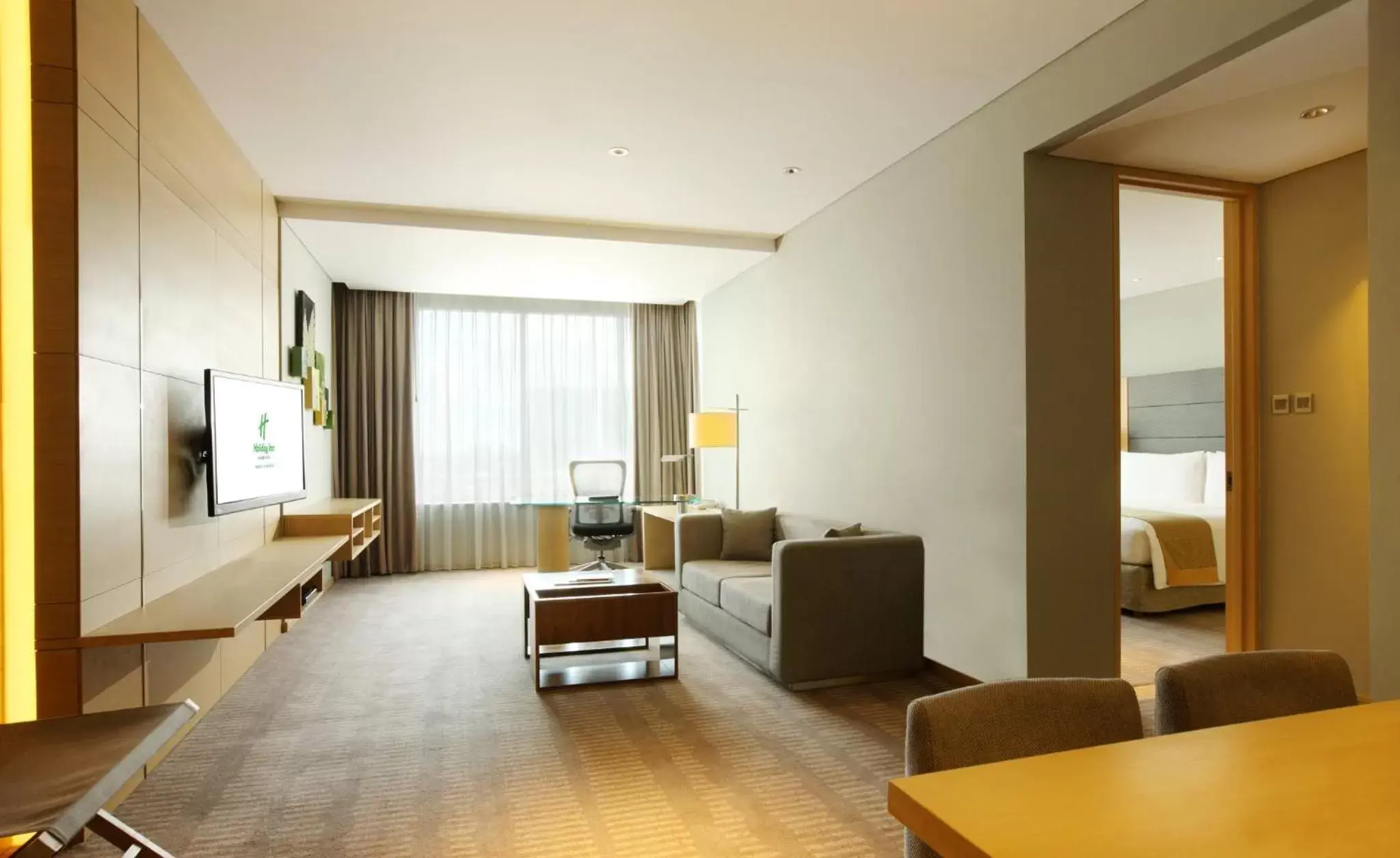 Photo of the whole room, Seating Area in Holiday Inn Jakarta Kemayoran, an IHG Hotel