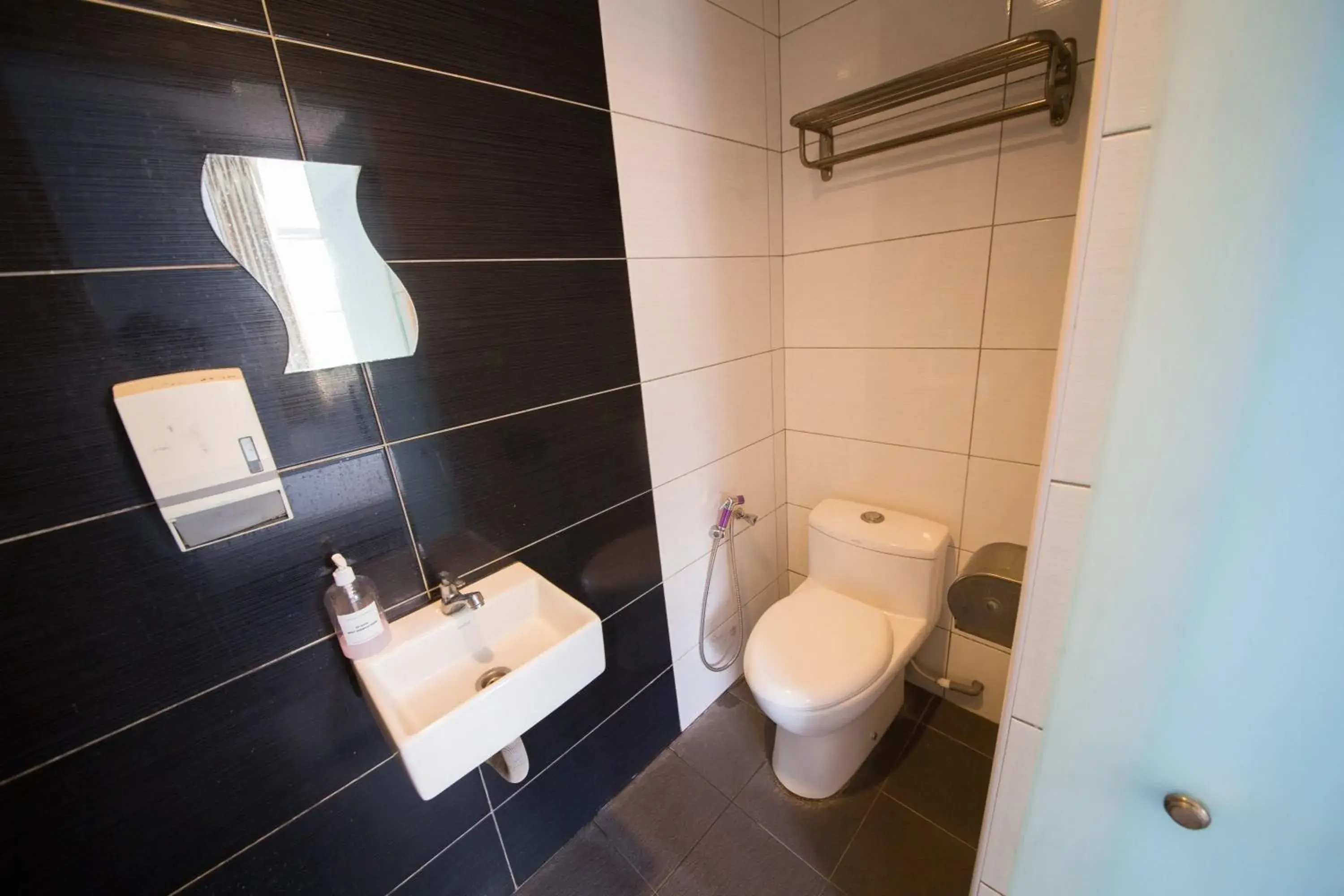 Bathroom in Golden Pearl Hotel