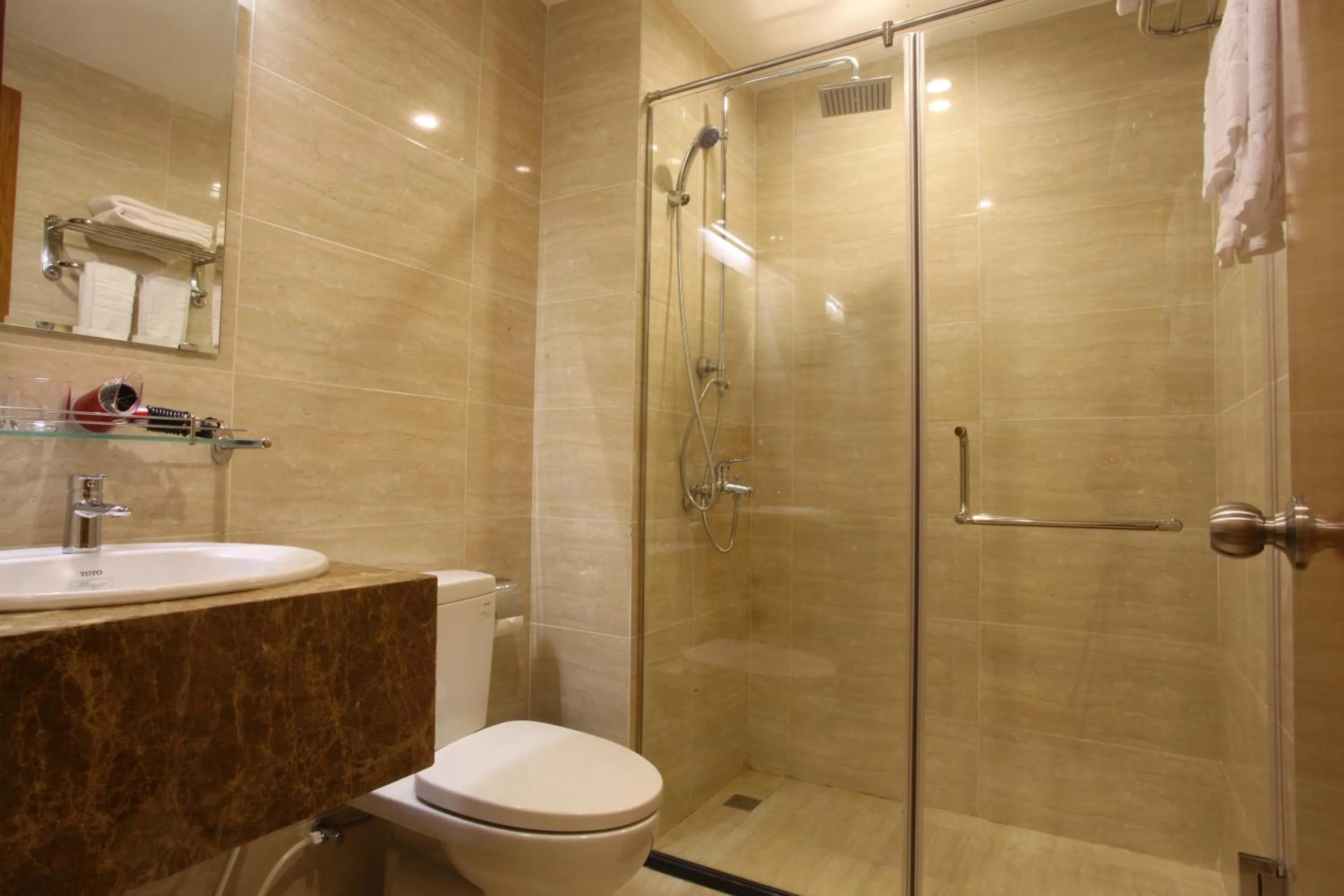 Night in Nha Trang Wonderland Hotel