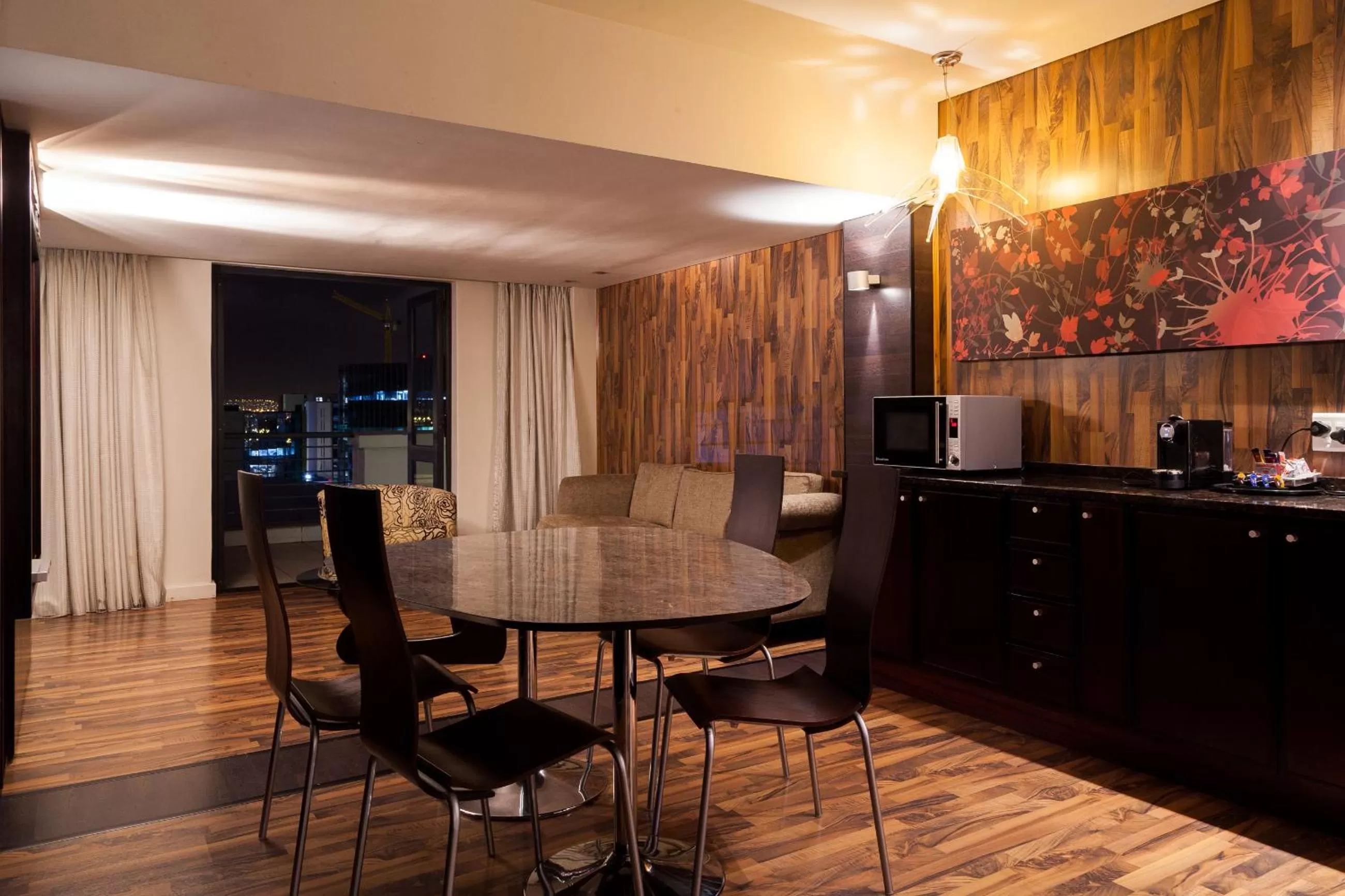 Kitchen or kitchenette in Colosseum Hotel