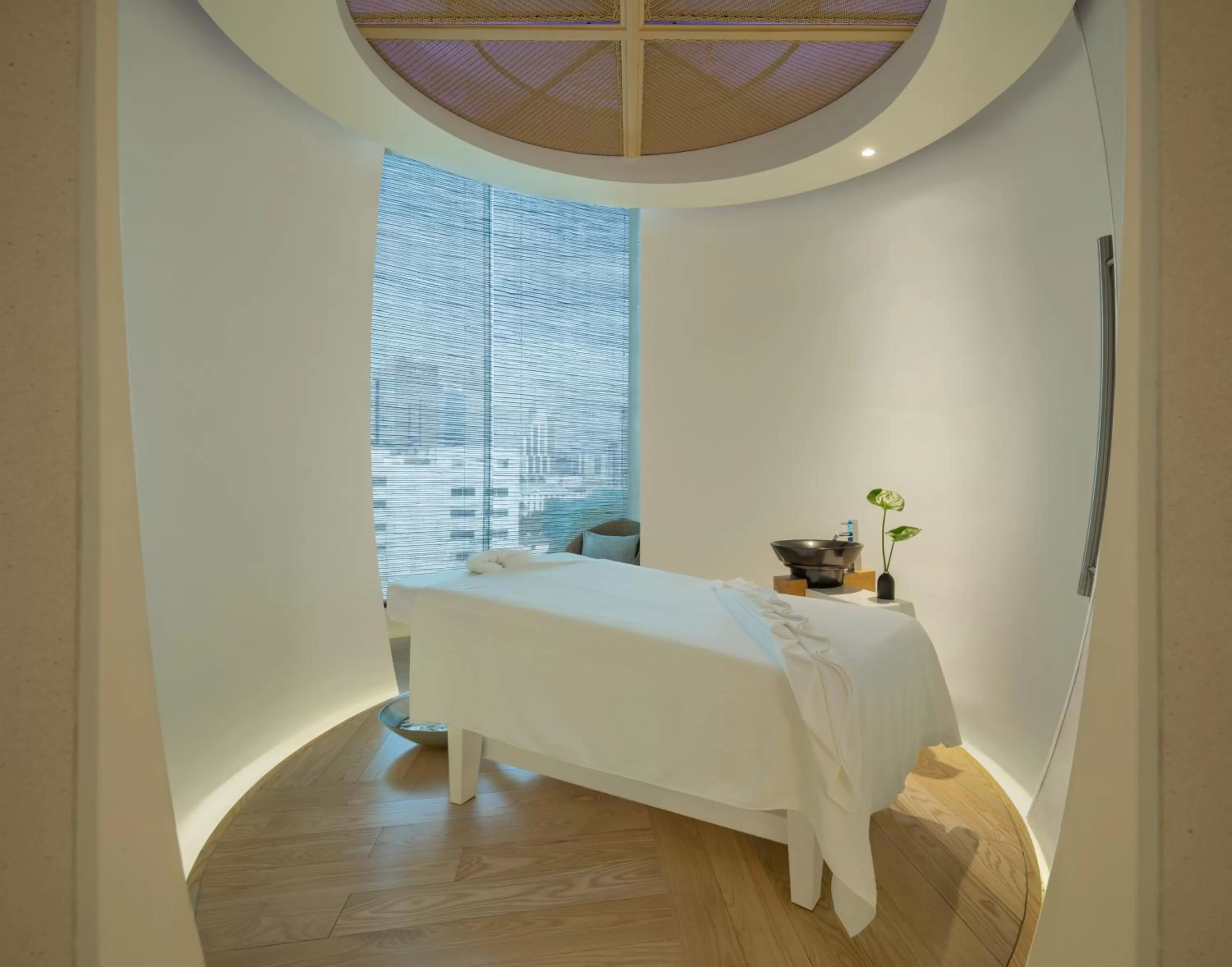 Spa and wellness centre/facilities, Bed in Le Meridien Bangkok