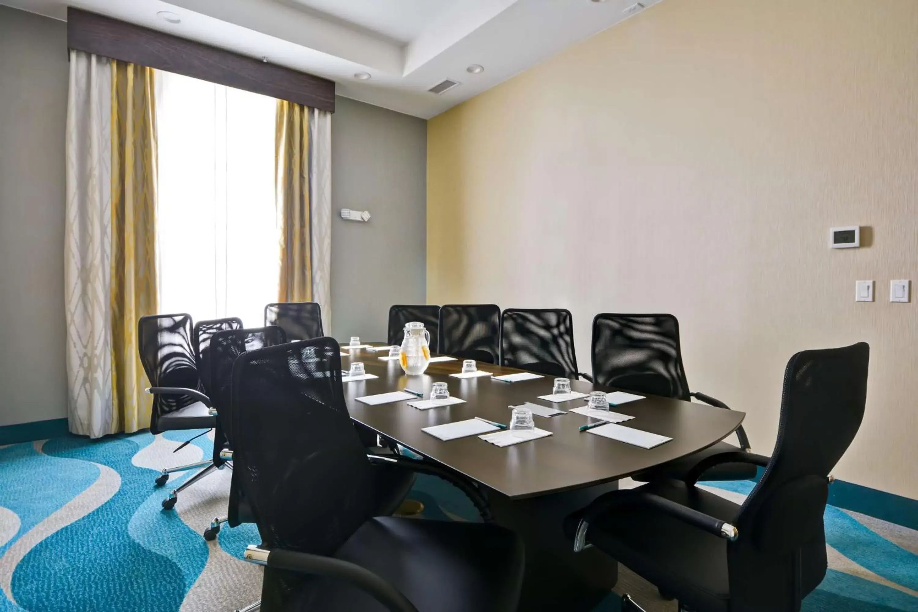 Meeting/conference room, Restaurant/Places to Eat in Homewood Suites By Hilton Galveston