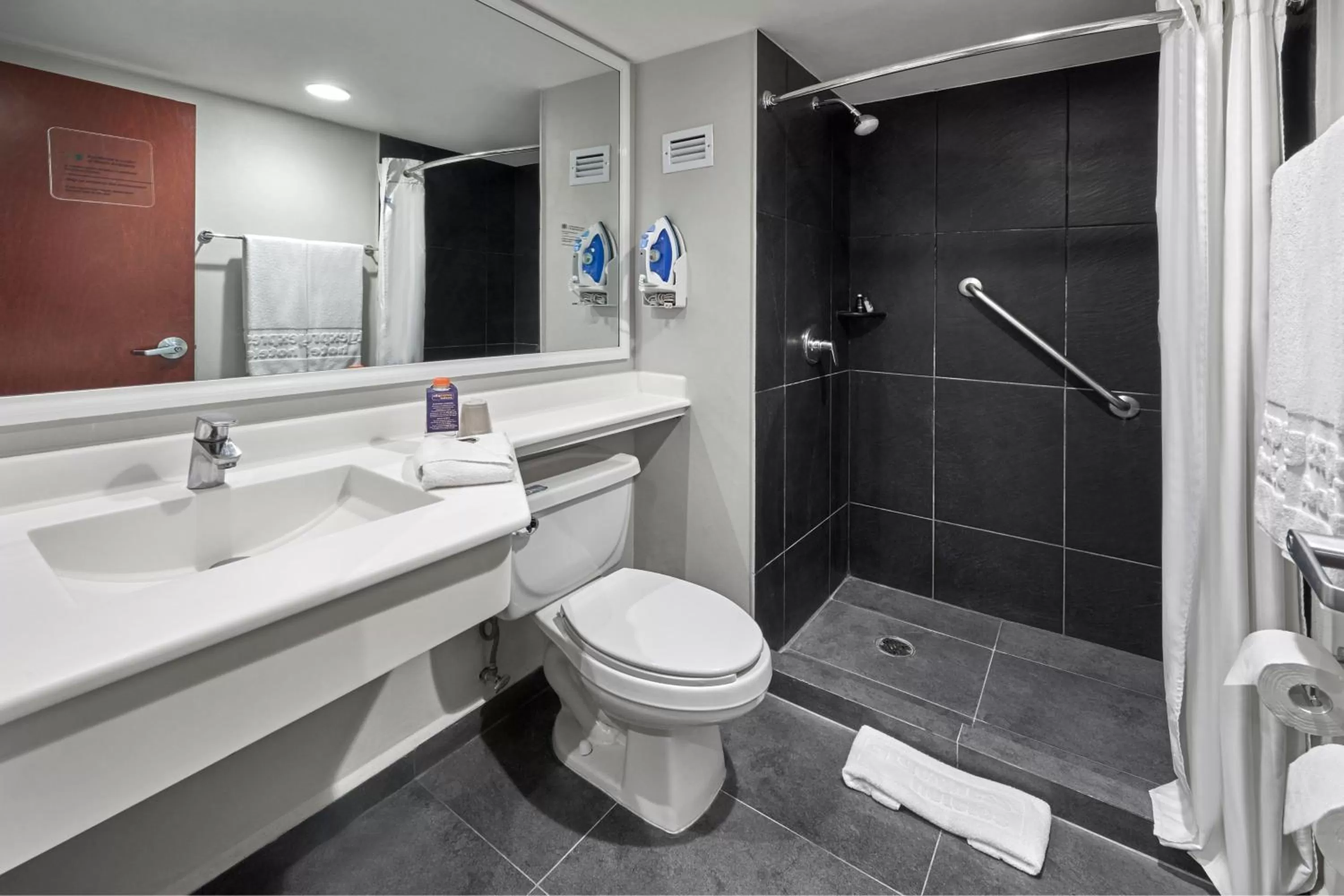 Bathroom in City Express by Marriott San Luis Potosi Zona Universitaria