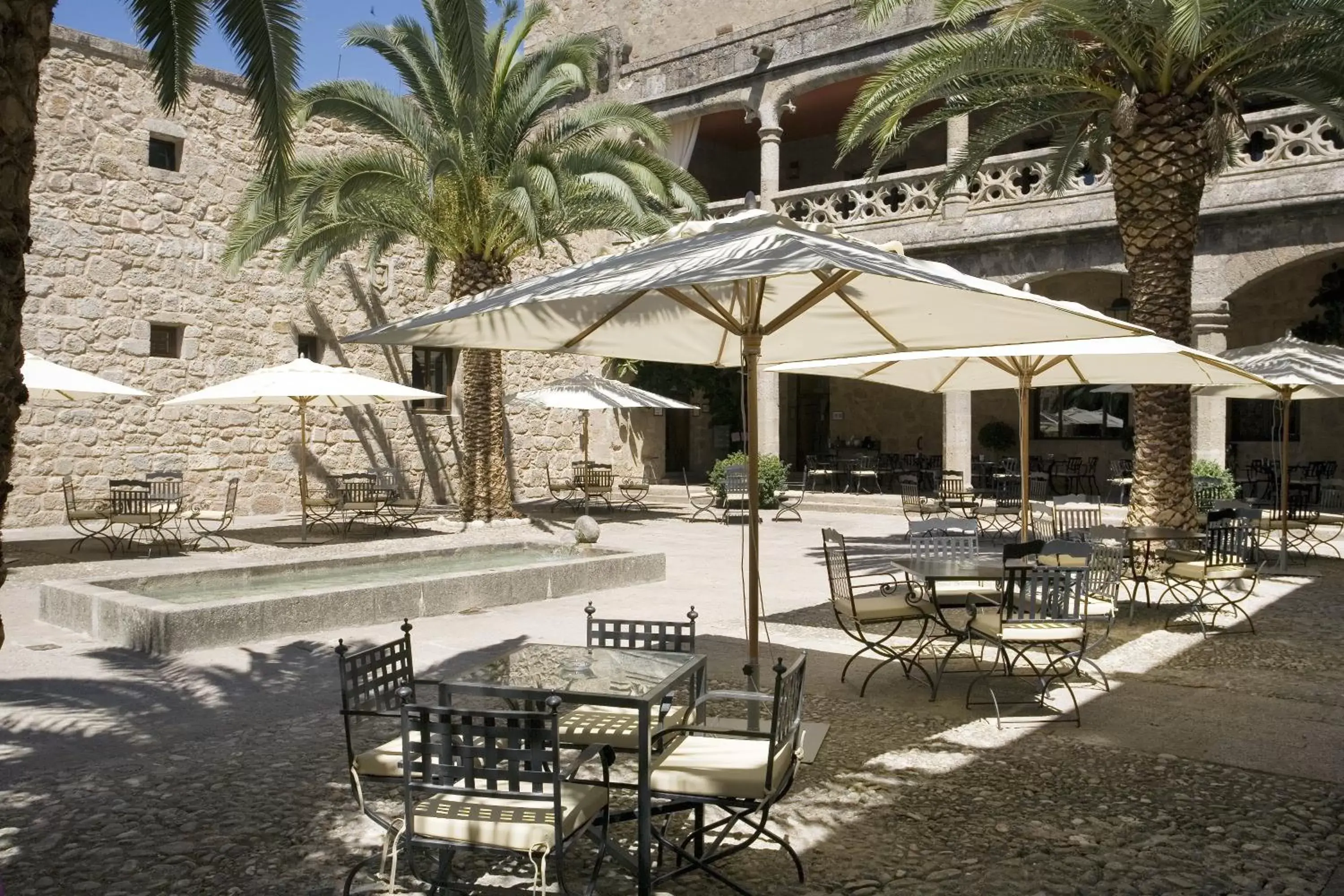 Balcony/Terrace, Restaurant/Places to Eat in Parador de Jarandilla de la Vera