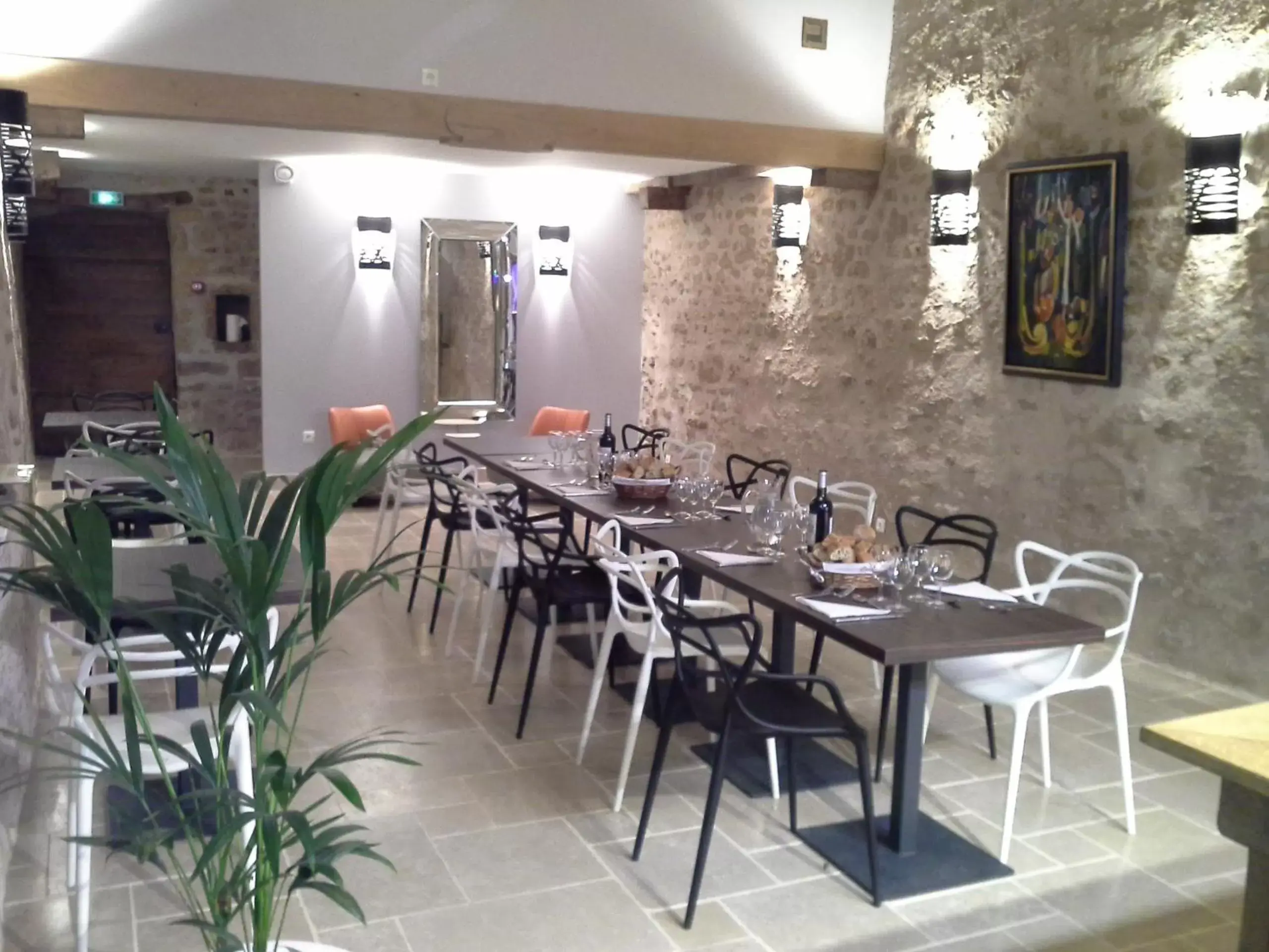 Restaurant/Places to Eat in Le Vieux Chateau