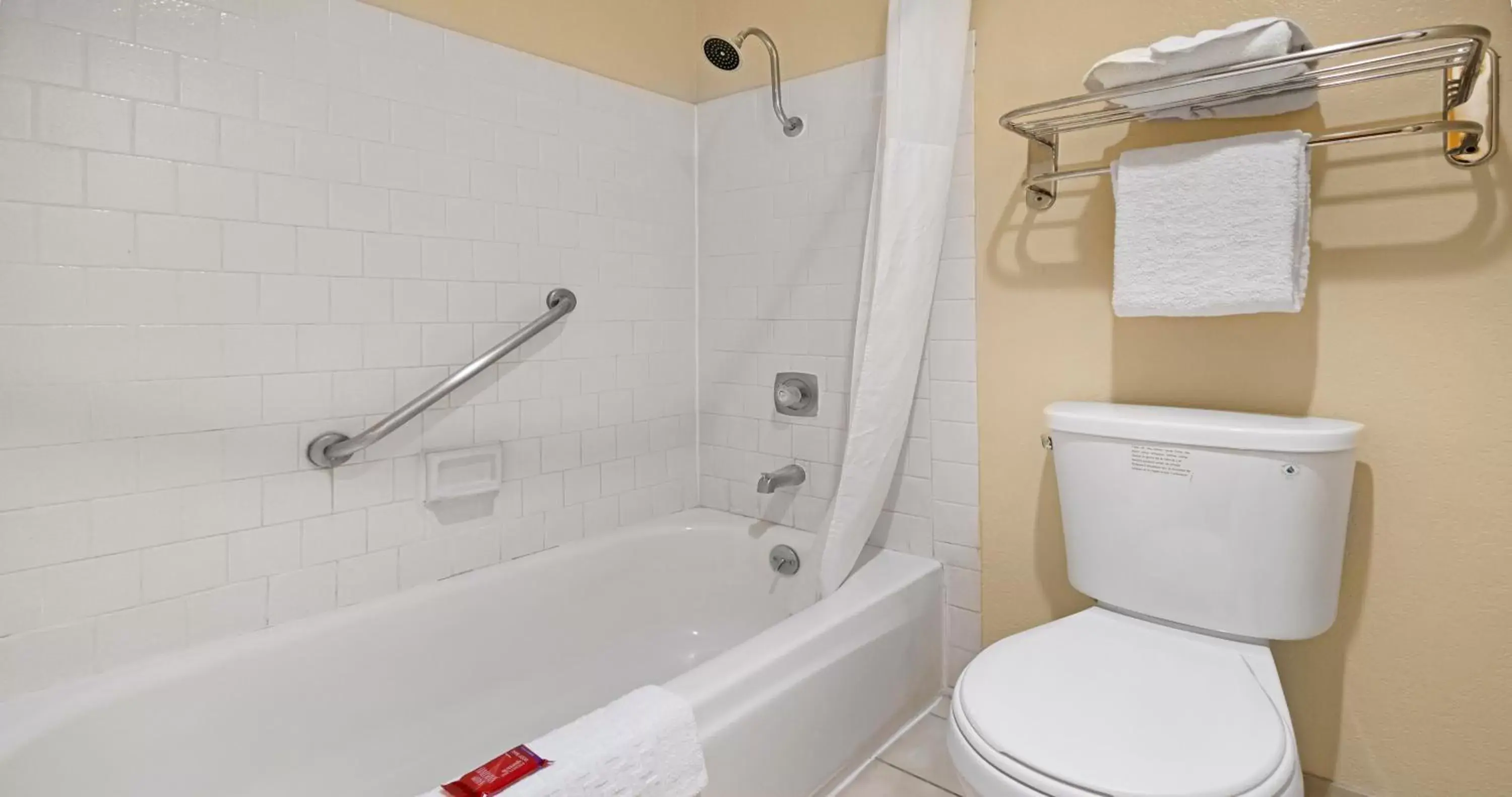 Shower, Bathroom in SureStay Plus Hotel by Best Western Sacramento North