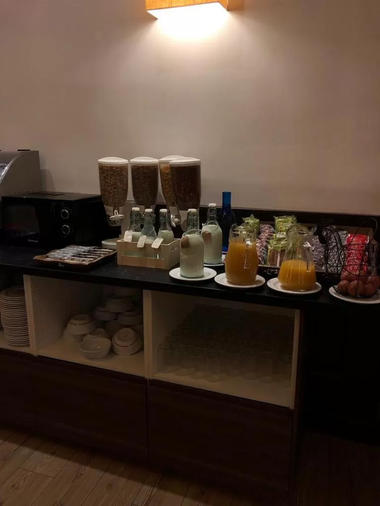 Buffet breakfast in Hotel Los Cigarrales