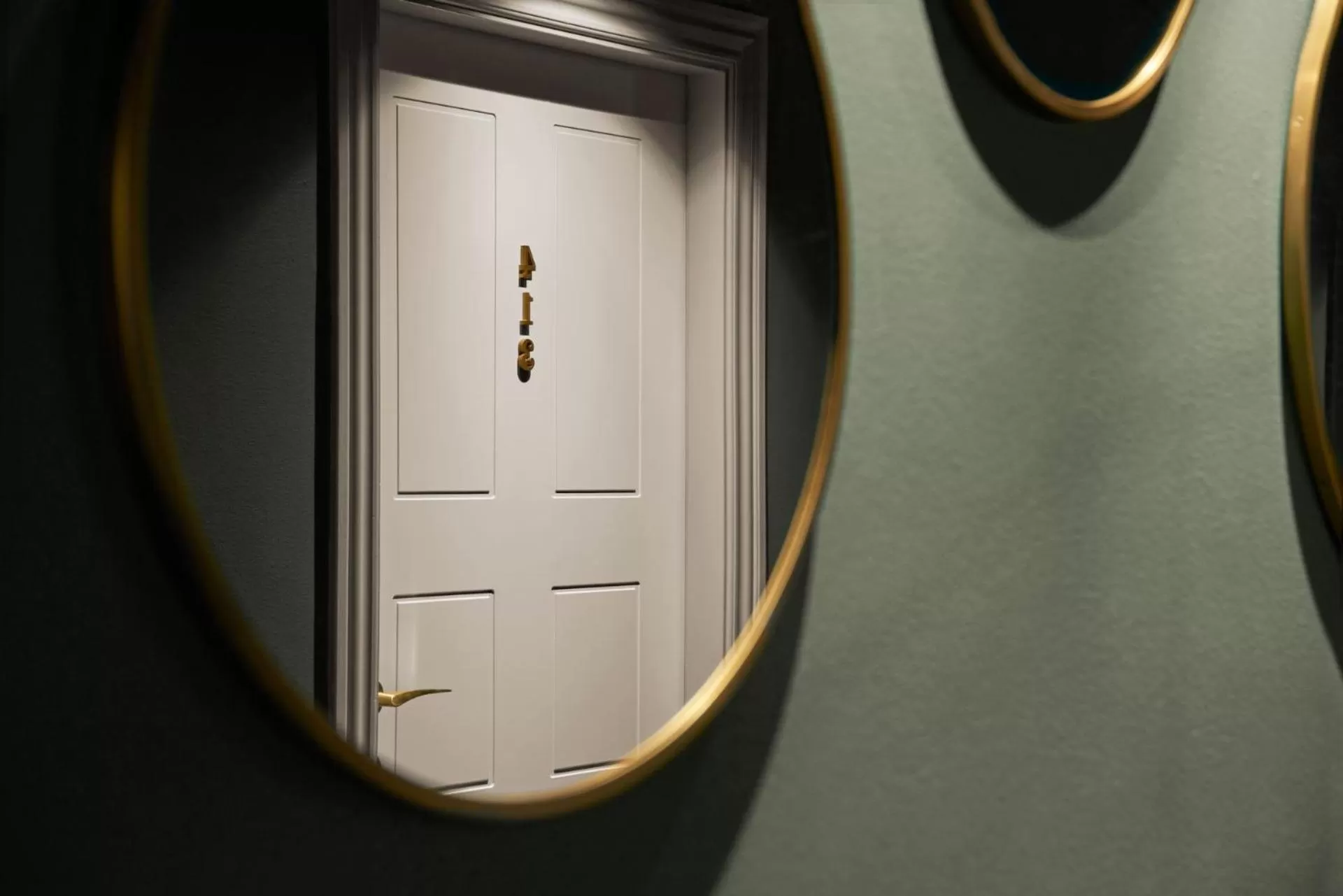 Area and facilities in Ascot Hotel