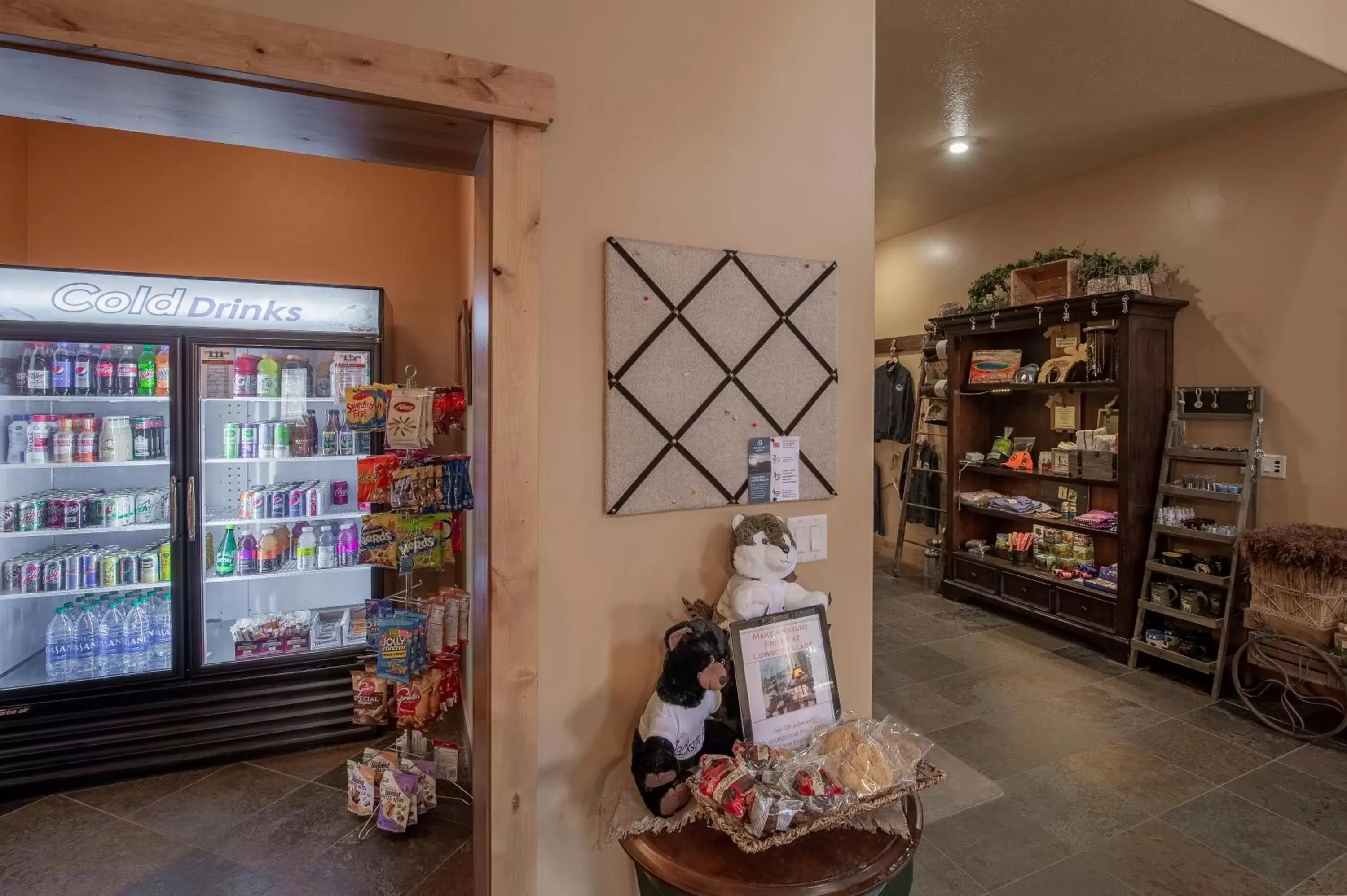 Shopping Area, Supermarket/Shops in Cowboy Village Resort