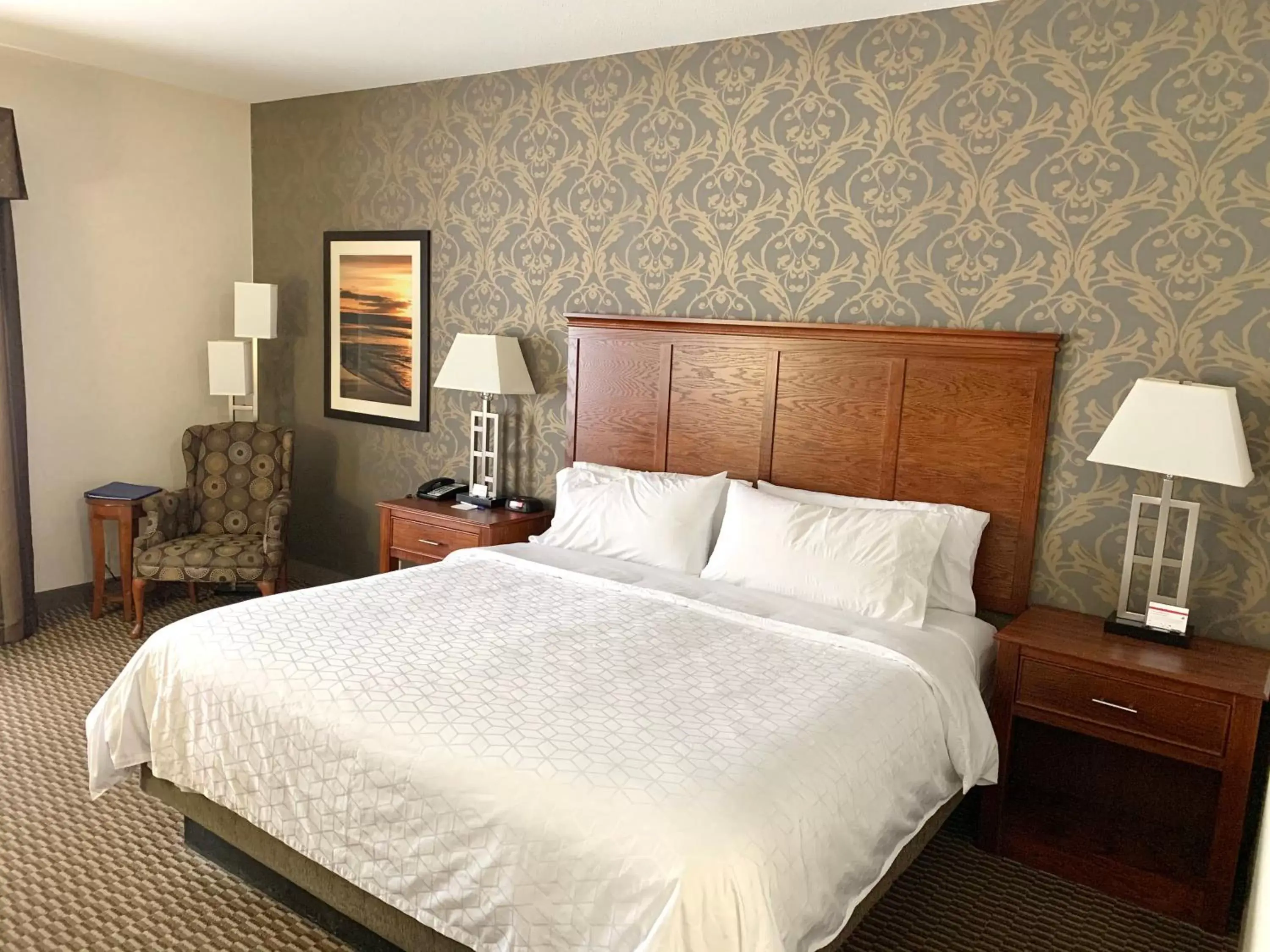 Photo of the whole room, Bed in Holiday Inn Express Holland by IHG Photo of the whole room, Bed in Holiday Inn Express Holland by IHG