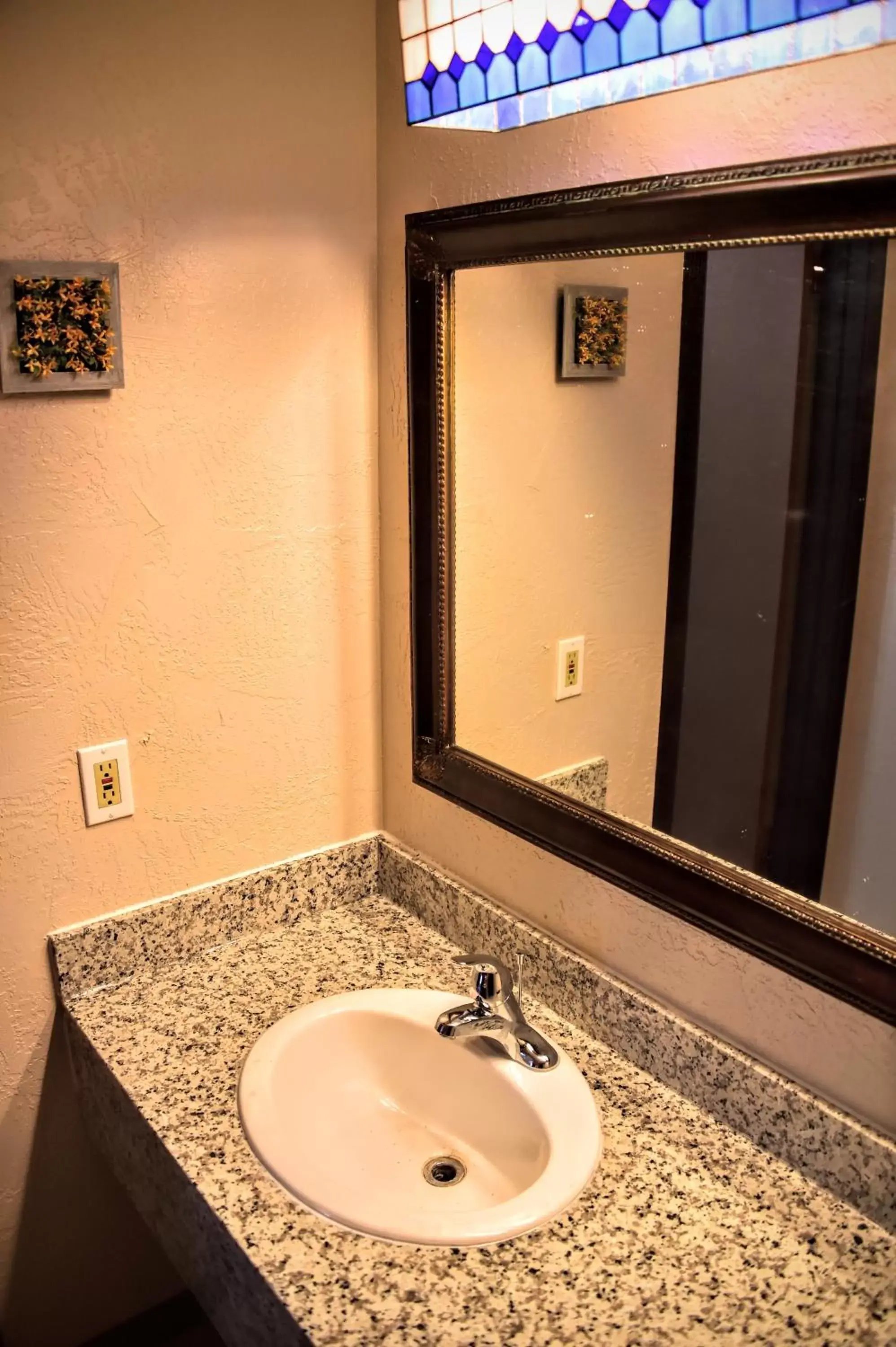 Property building, Bathroom in Mountain View Lodge