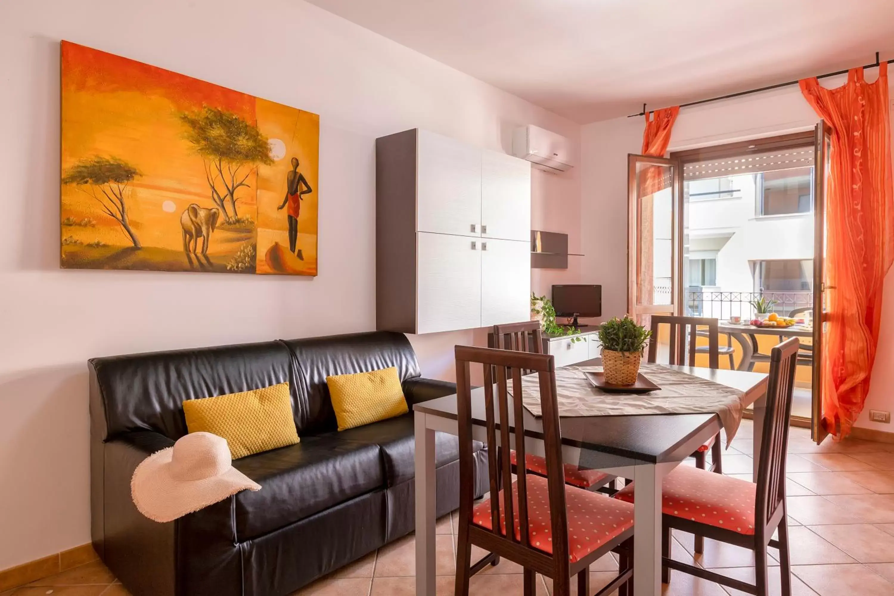 Living room, Dining Area in KaRol Casa Vacanze